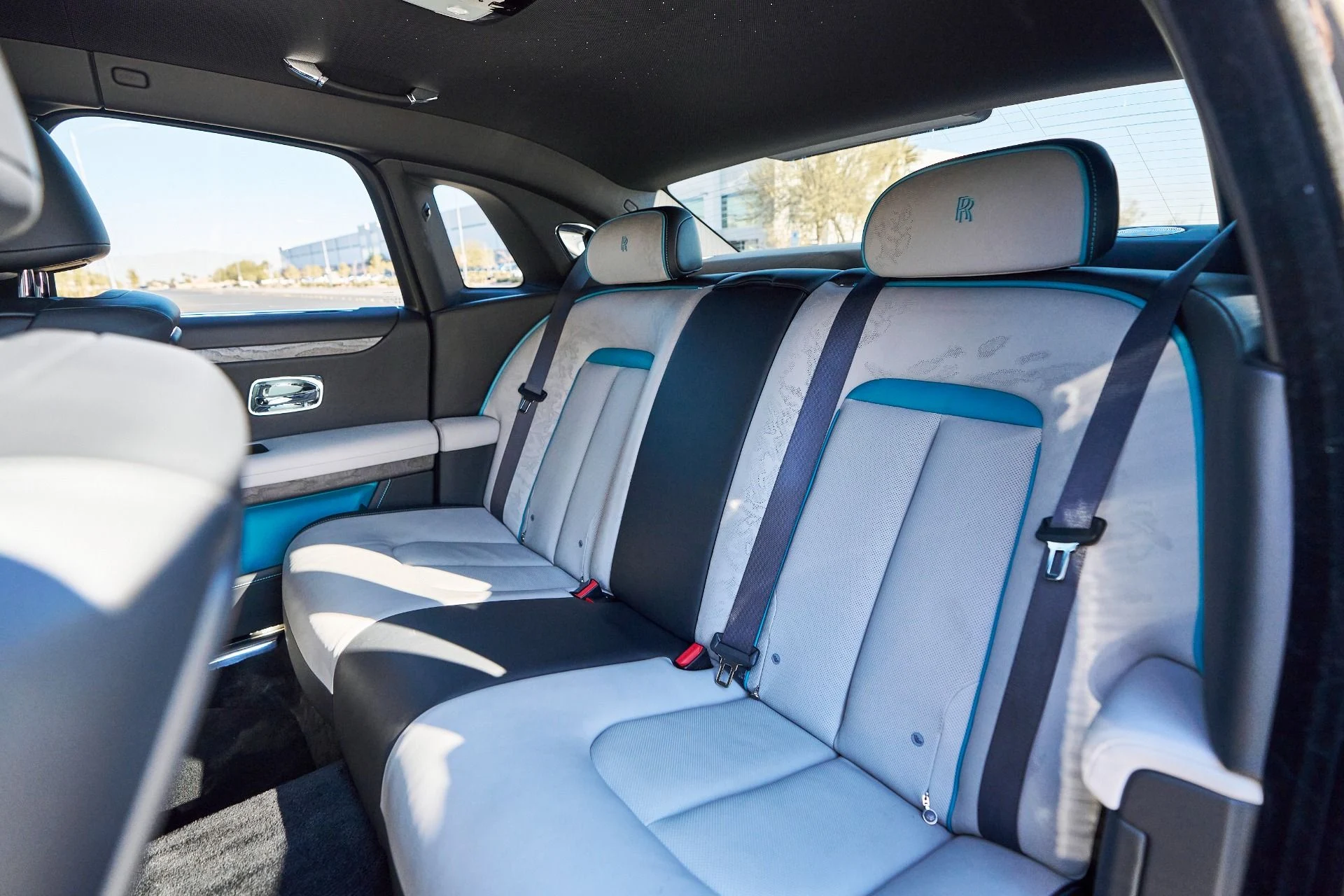 mph048_3299794218_Used_2025_Rolls_Royce_Ghost_Base_1765592233_741ae2859a