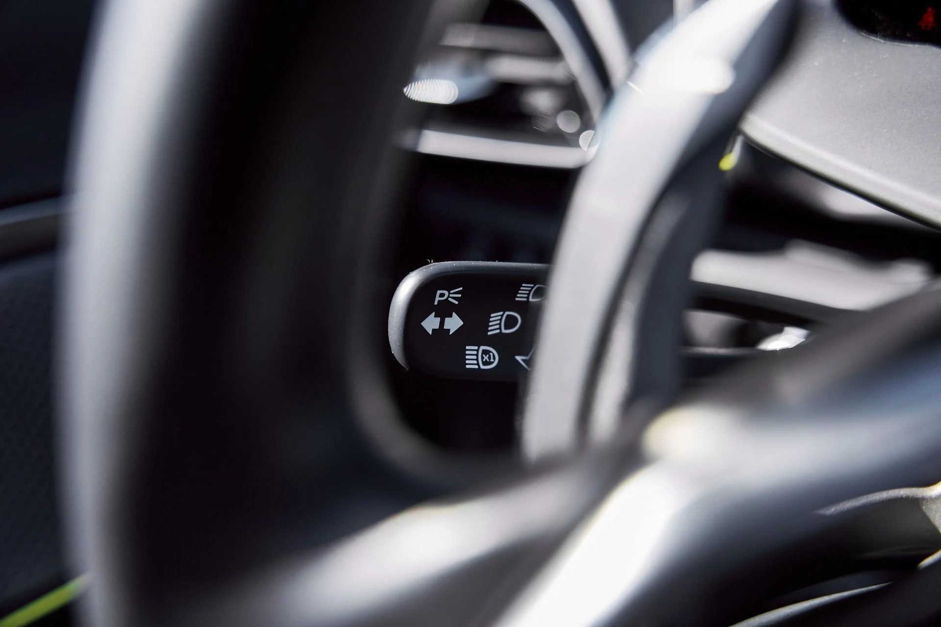 mph048_3301466735_Used_2025_Mc_Laren_Artura_Tech_Lux_1769825932_21633357ff