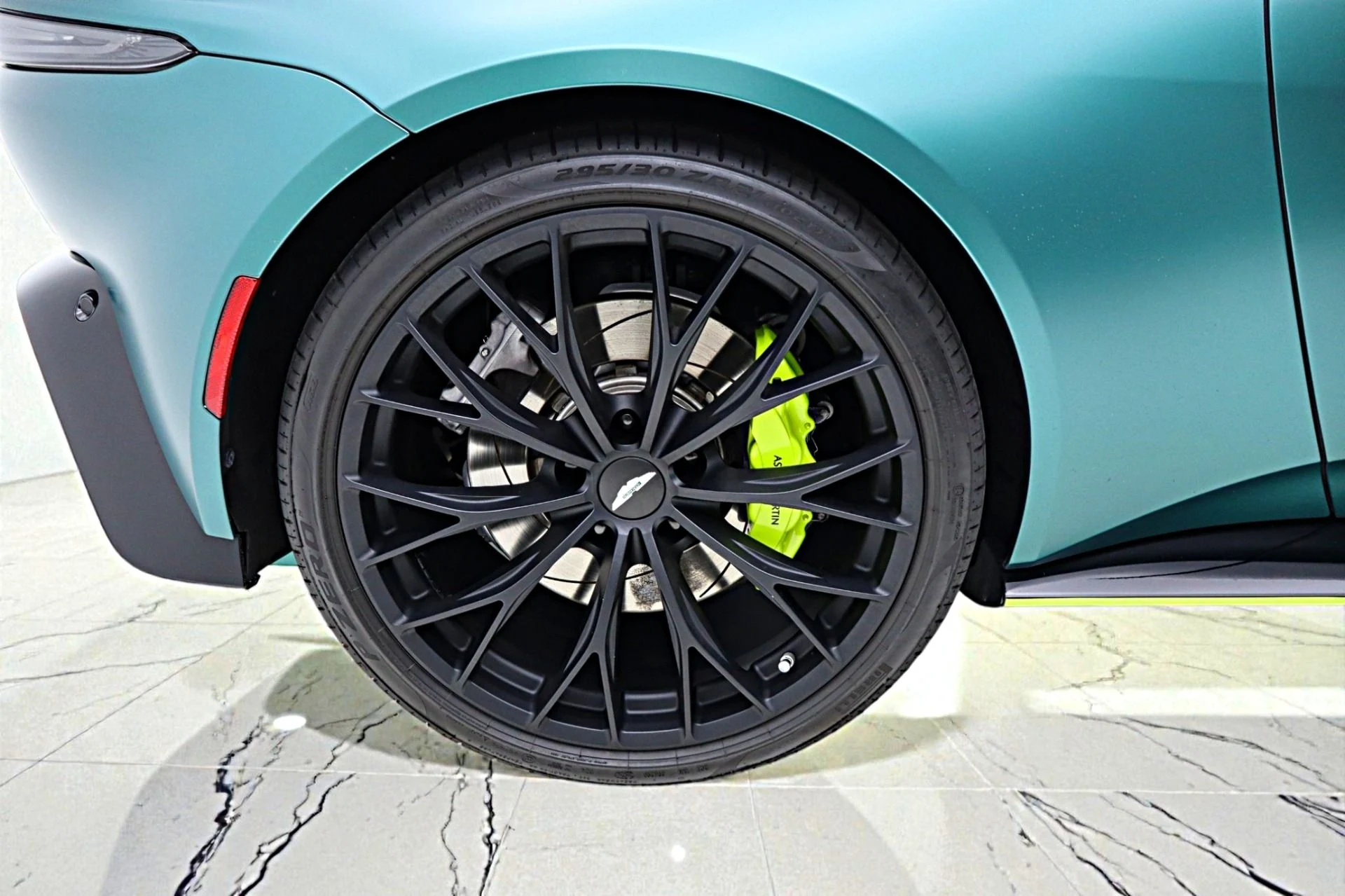 mph048_3308293627_Used_2023_Aston_Martin_Vantage_F1_EDITION_98d1adadc4