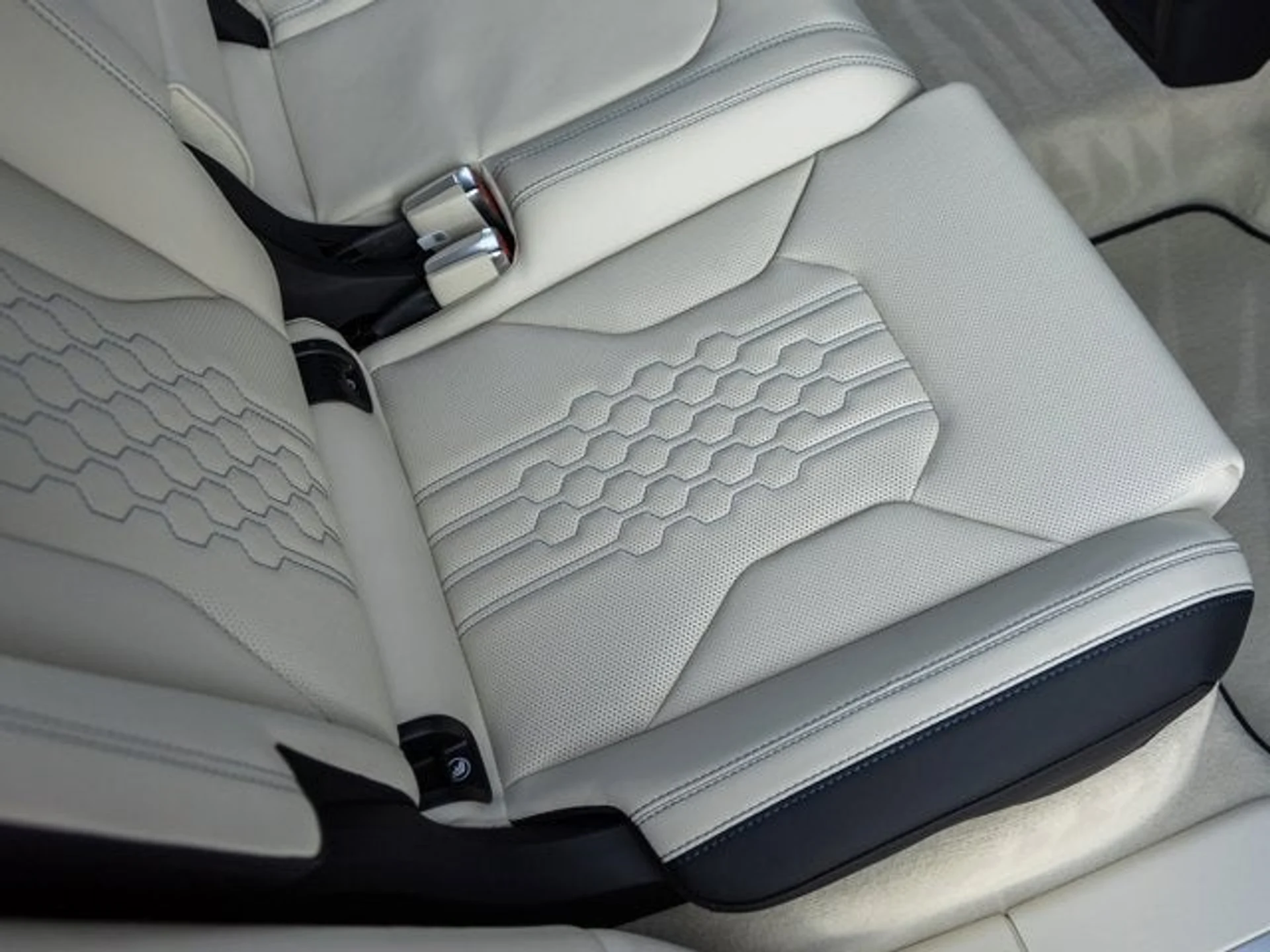 mph048_3330147192_49_e365be1bc3