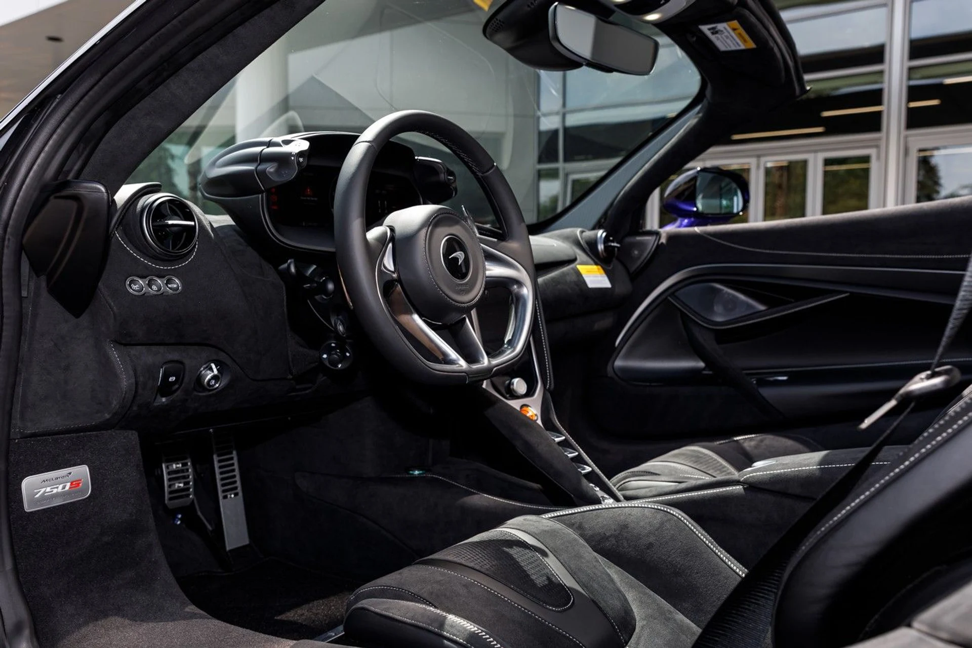 mph048_3335352931_590_p49_l_8dd1fce12a