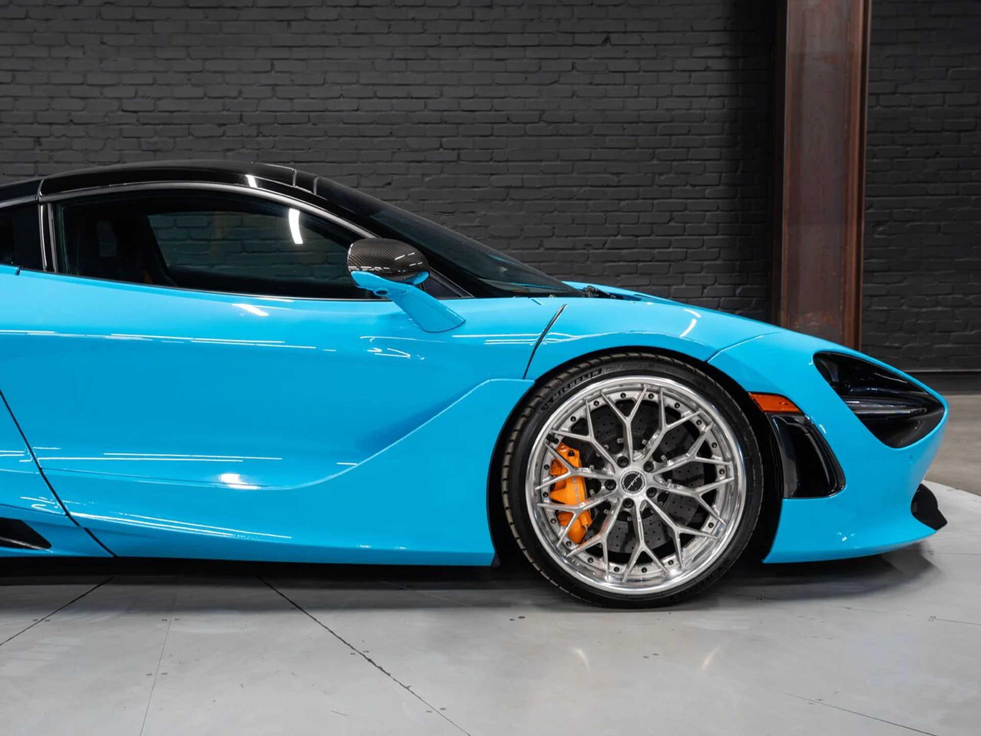 mph048_3339844157_mclaren_720s_2018_928842e55f