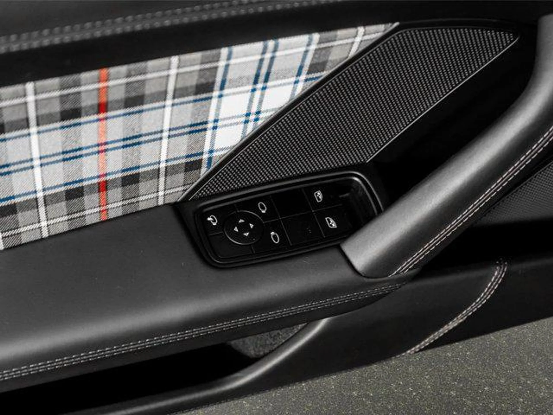 mph048_3351342900_vf_V4_Gip_D_Vw_Q_Fnu_N3fsvn_V_Eo3_Ye8_41a19dff6b