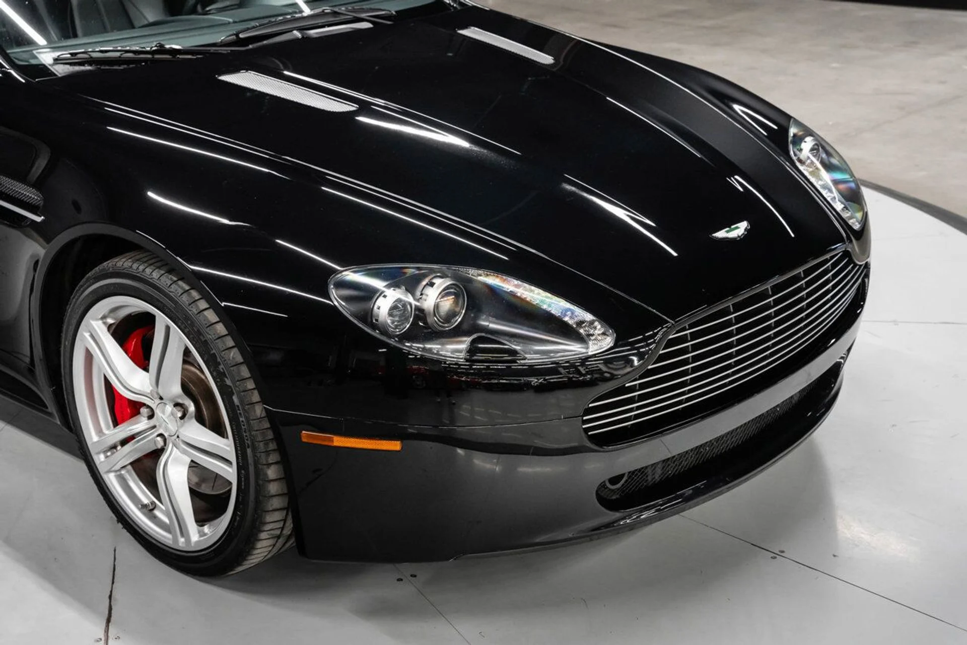 mph048_3369023224_aston_martin_vantage_2008_99f6d1008e