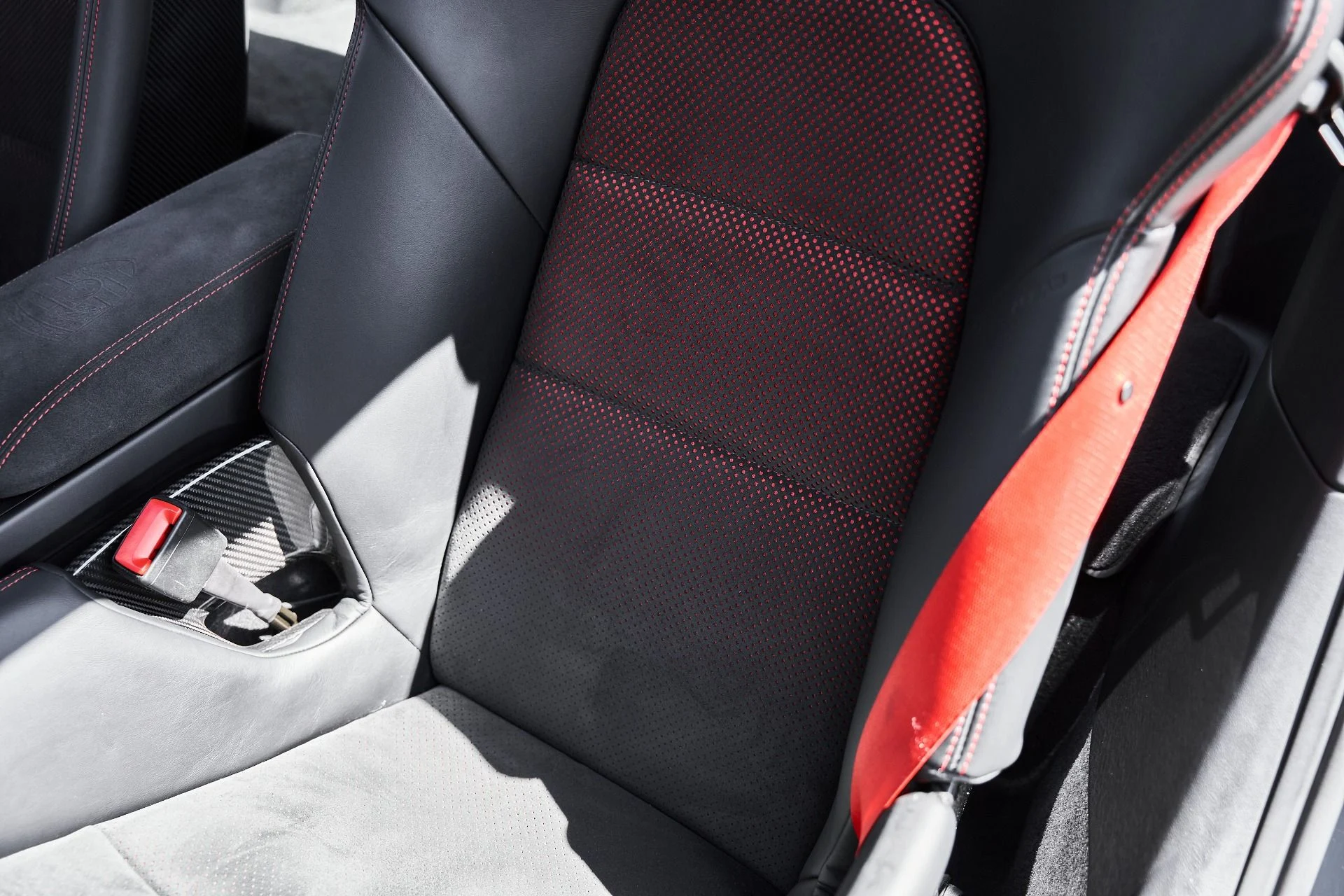 mph048_3376861332_Used_2024_Porsche_911_GT_3_RS_1775094569_f955f217e9