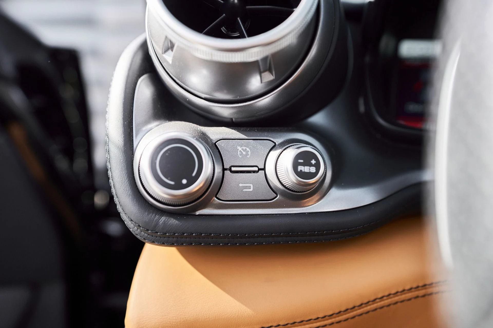 mph048_3406426990_Used_2018_Ferrari_GTC_4_Lusso_V12_1764210202_068763c4fd