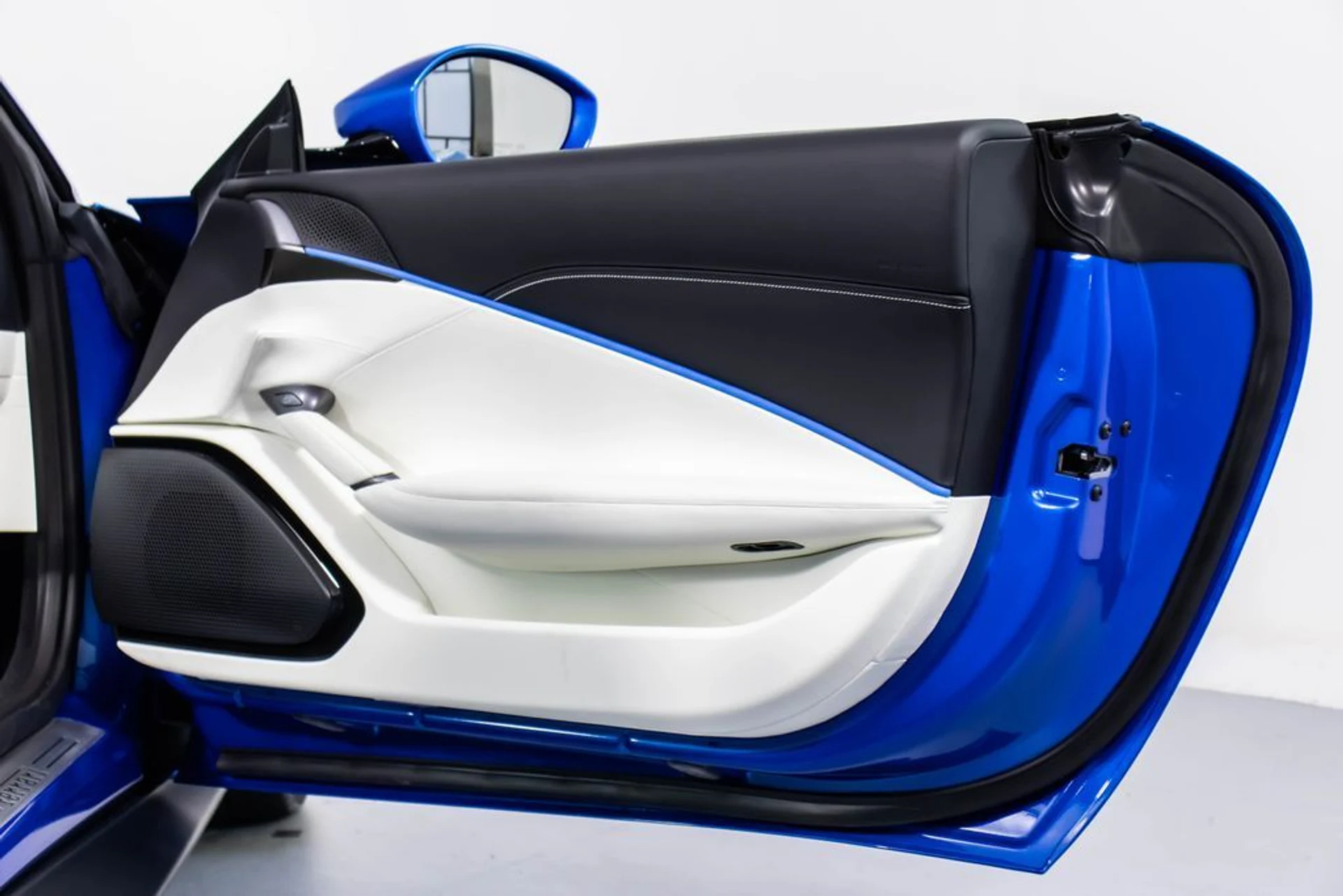 mph048_341772066_3f1216a0ee7bd61ad9958564d9a64e0cx_3cffa0d252