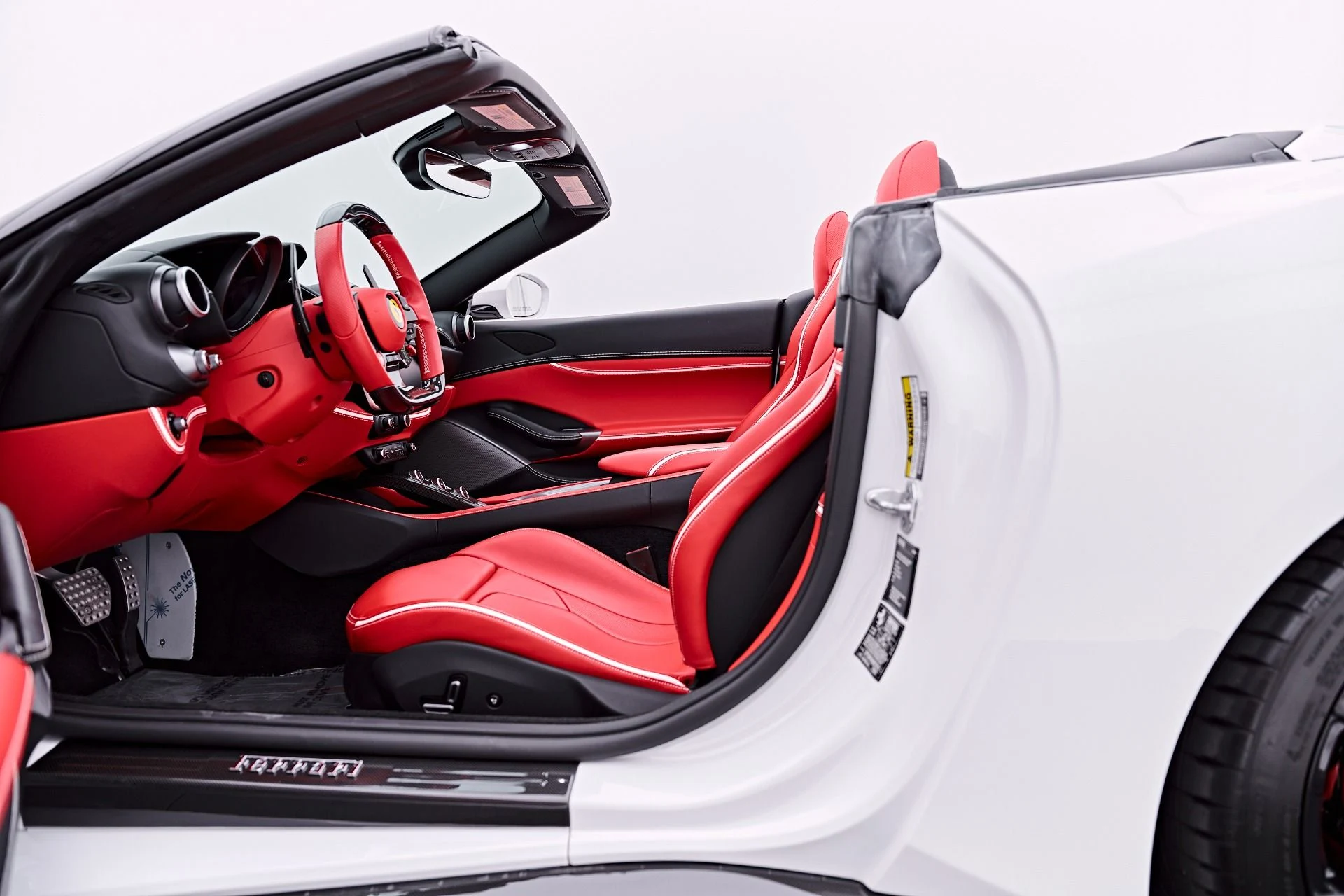 mph048_3427601750_Used_2022_Ferrari_Portofino_M_Base_1785971866_ee3e18fbd0