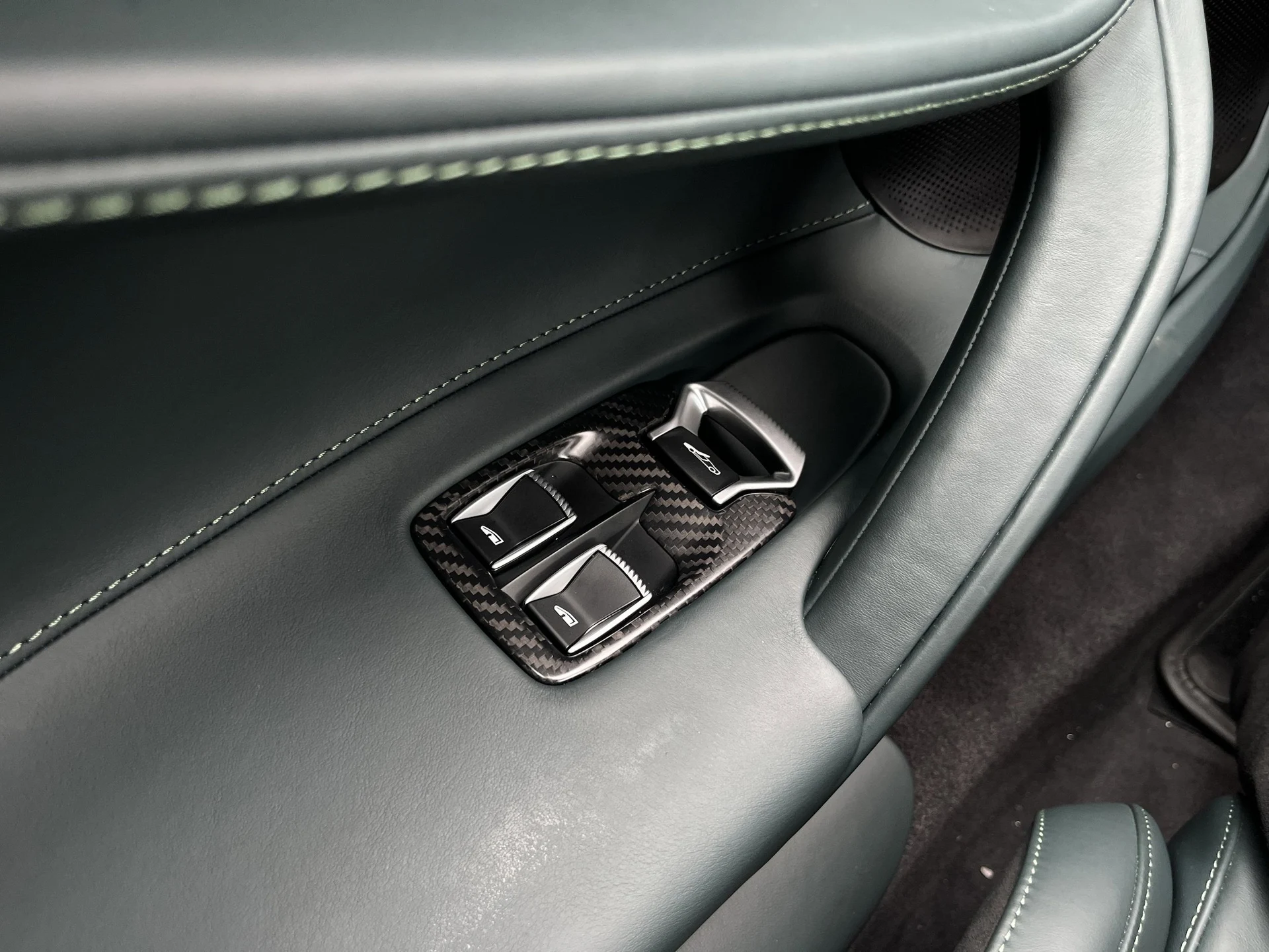 mph048_3435312214_e4ab9d324948d31f73444e28ae25a2b4x_1cec7ada6e