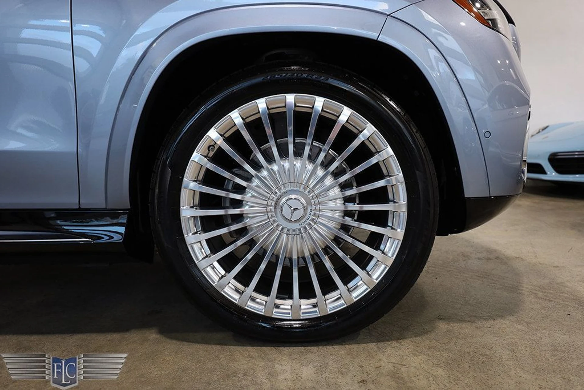 mph048_3455539449_used_2025_mercedes_benz_gls_maybachgls6004maticsuv_6305_23033193_49_1024_c8963fb7a0