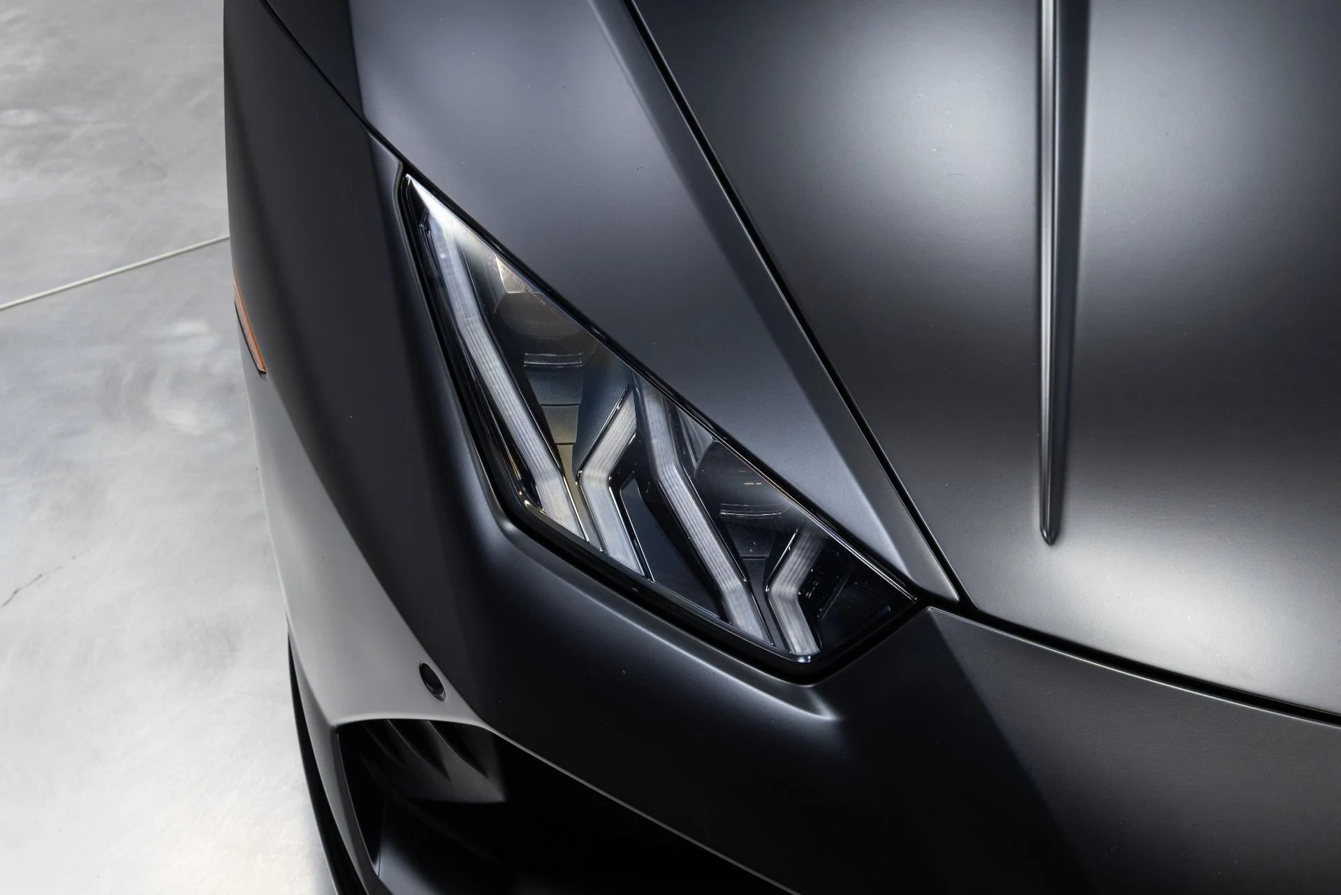 mph048_3464095946_Used_2021_Lamborghini_Huracan_EVO_1773475781_ec567bcf12