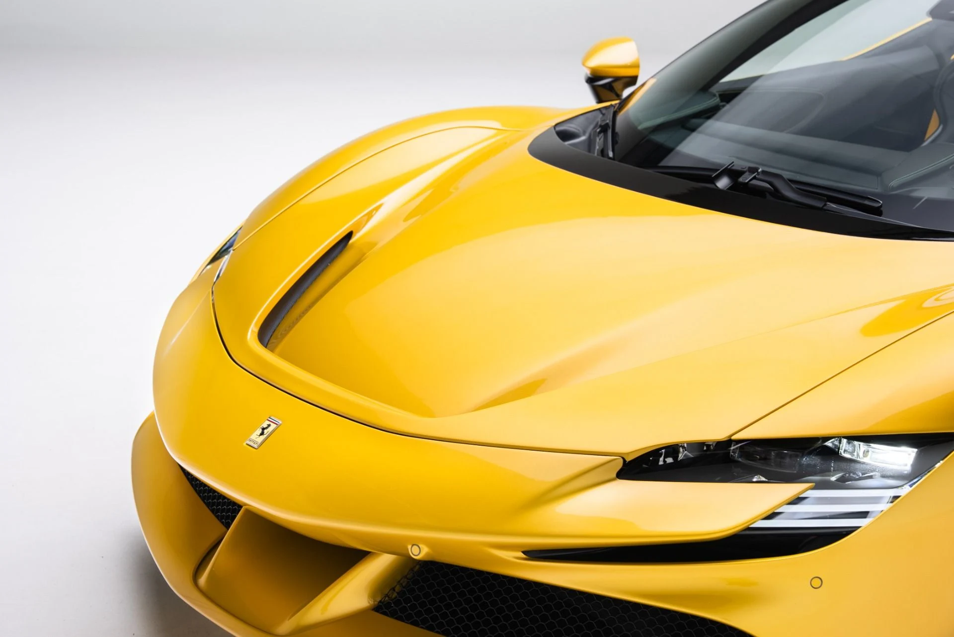 mph048_349633733_Used_2023_Ferrari_SF_90_Spider_1770940733_a175274e0e