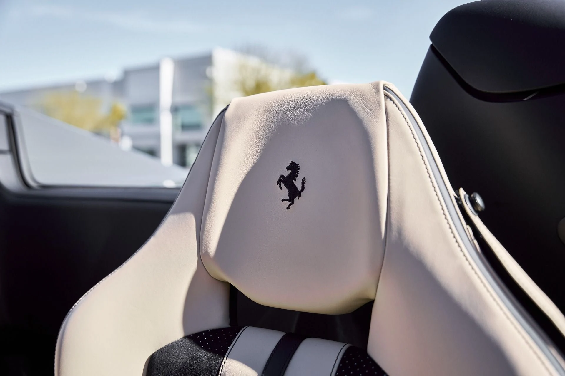 mph048_3504634983_Used_2022_Ferrari_F8_Spider_Base_1768868452_6155c0134f