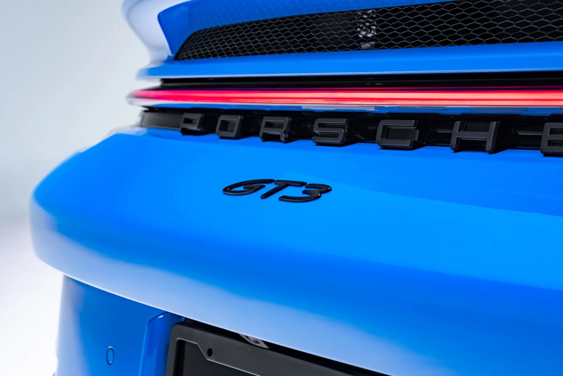 mph048_3512806961_Used_2023_Porsche_911_GT_3_1771960817_3c69487f9d