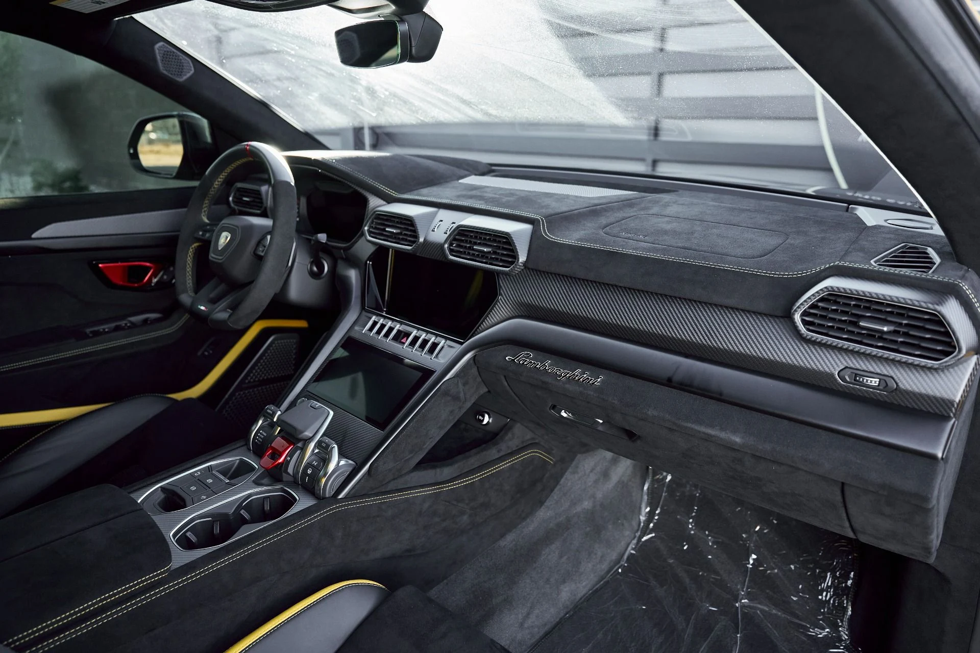 mph048_3515877300_Used_2024_Lamborghini_Urus_Performante_1768011622_8b10656a7c