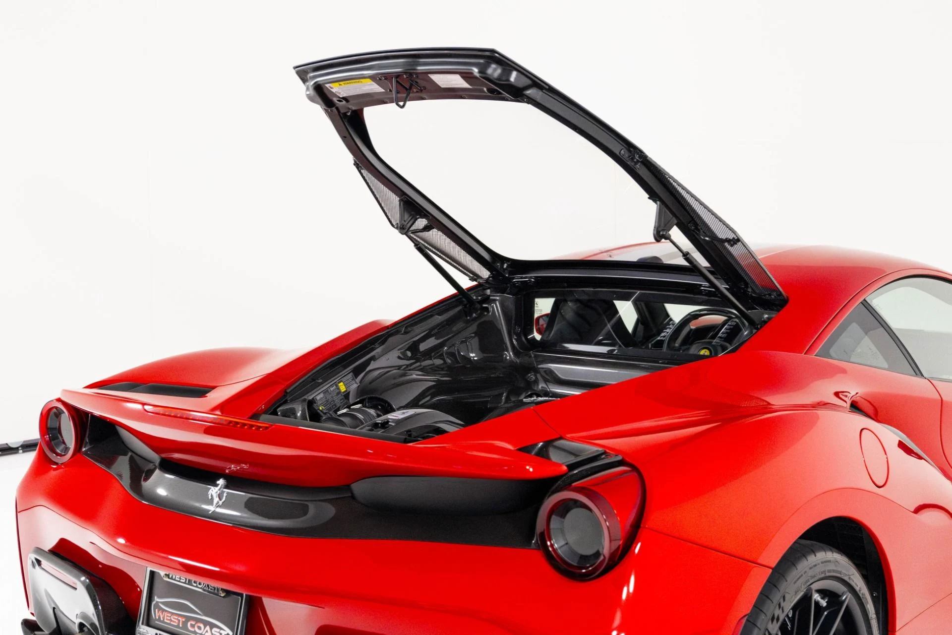 mph048_3520564131_Used_2019_Ferrari_488_Pista_1761352057_e75438cc0f