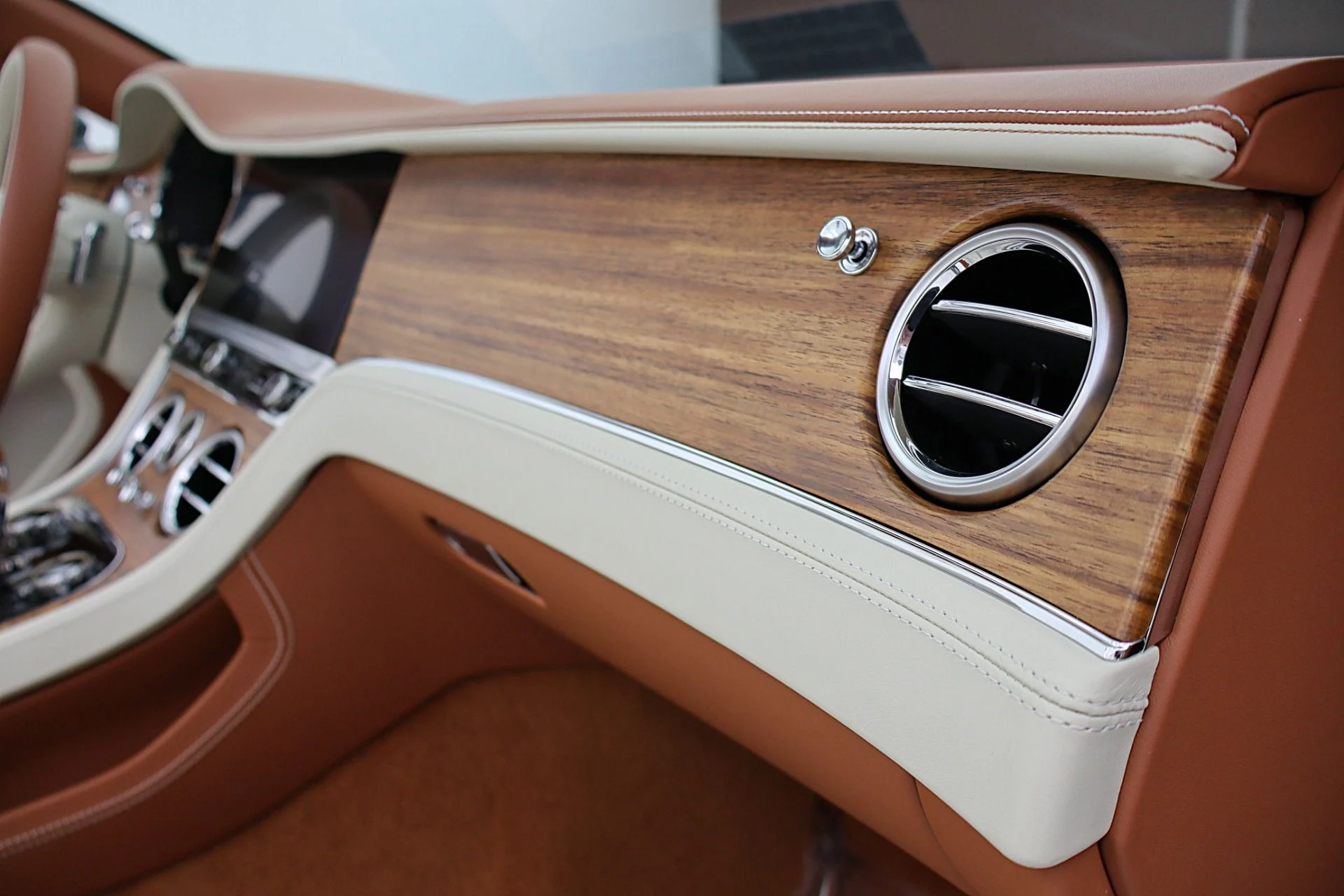 mph048_3520715491_New_2026_Bentley_Continental_GTC_f81165d89c