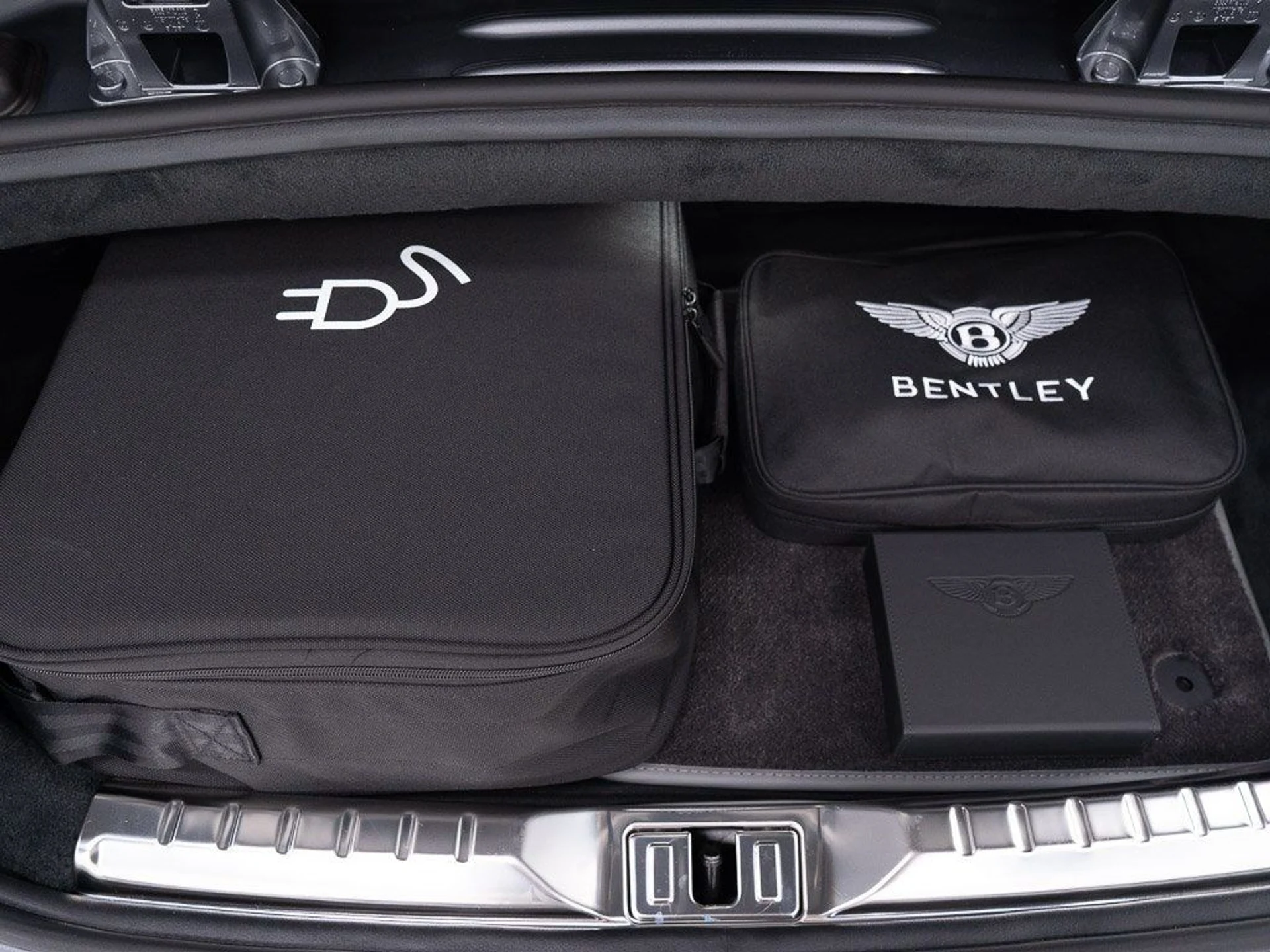 mph048_3551954662_3db767cb9ab81fb6c38f08454587472b_5fc73fc9af