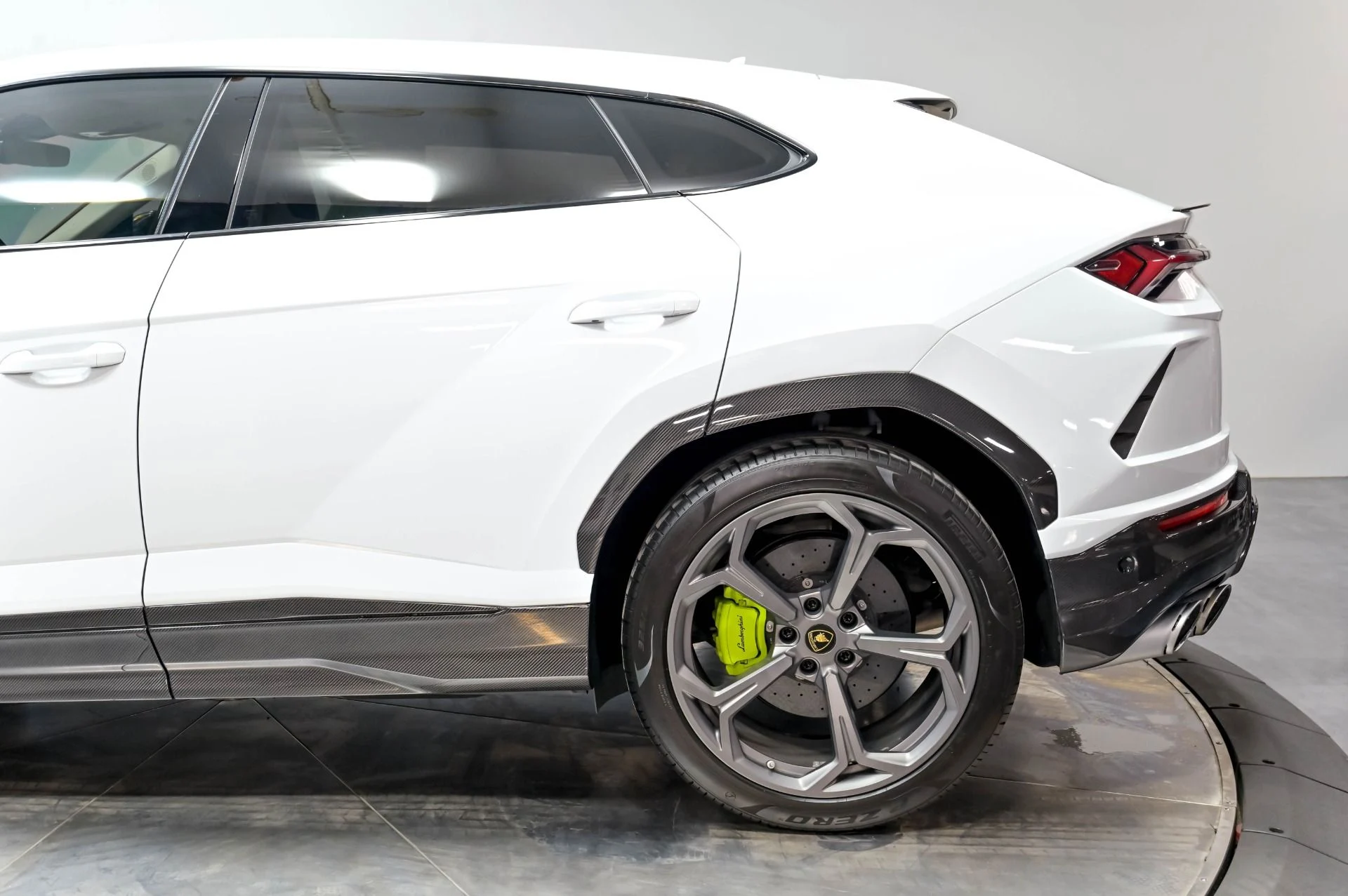 mph048_3558106302_Used_2020_Lamborghini_Urus_1778528583_ef46d94ed7