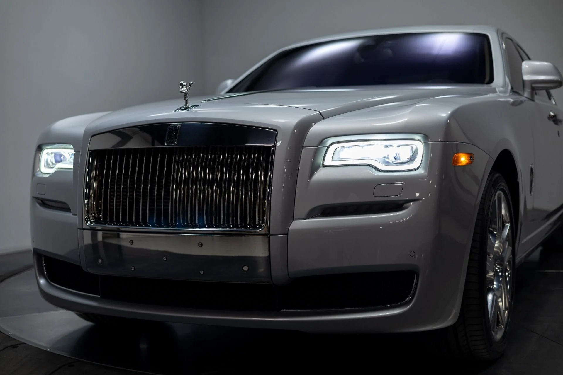 mph048_3558209585_Used_2015_Rolls_Royce_Ghost_1760219601_3f41ba1bd7