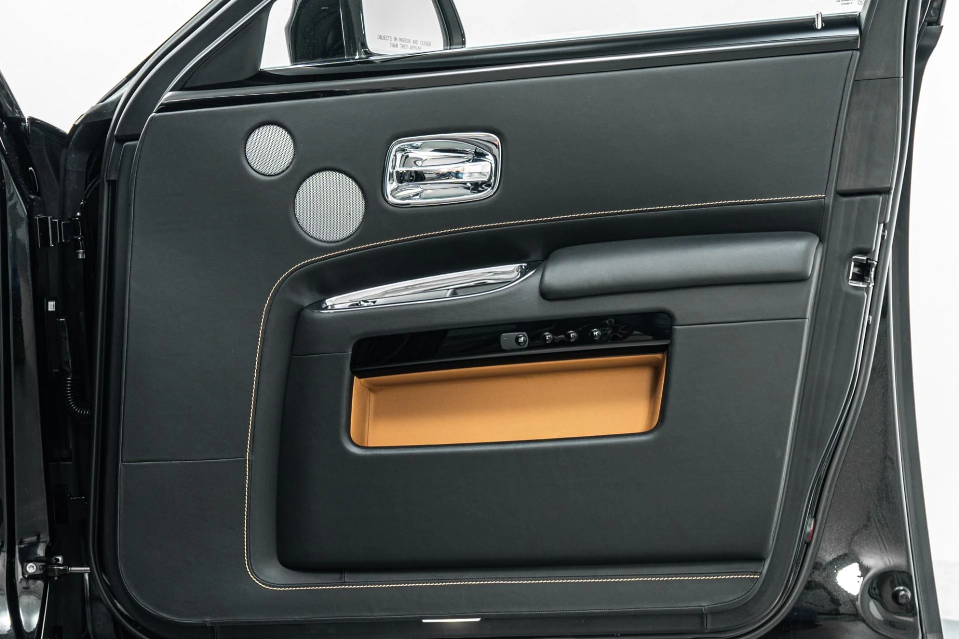 mph048_3565318425_Used_2017_Rolls_Royce_Ghost_Extended_Wheelbase_393_K_MSRP_Two_Tone_Paint_Rear_Chiller_1774532559_b4e5dd4098