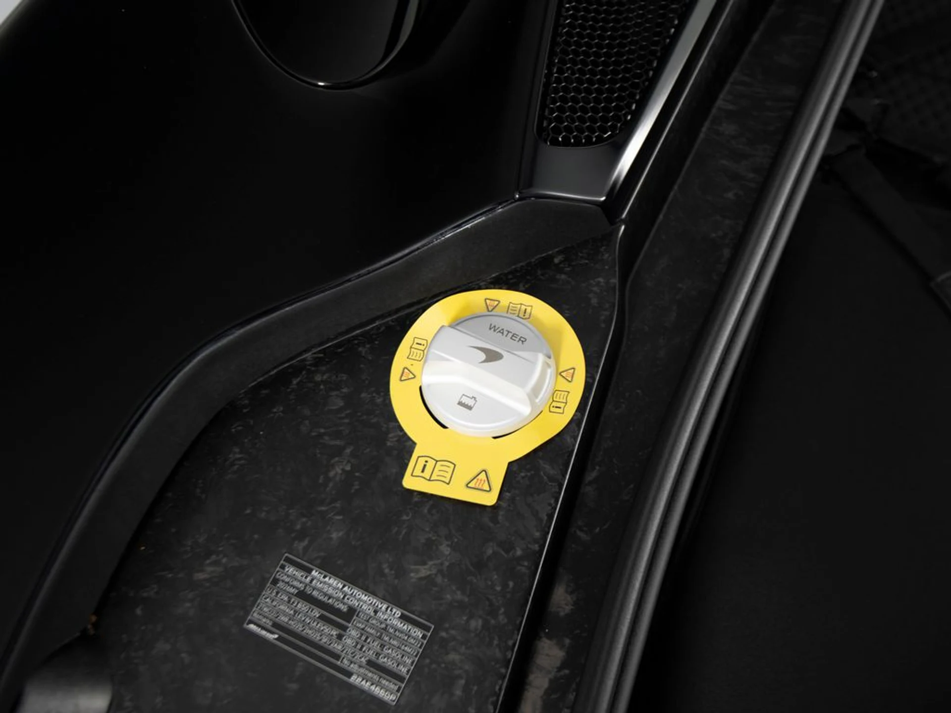 mph048_356844707_3af8c16785e64422a8e8548ae0e08600x_9f3e3d524a