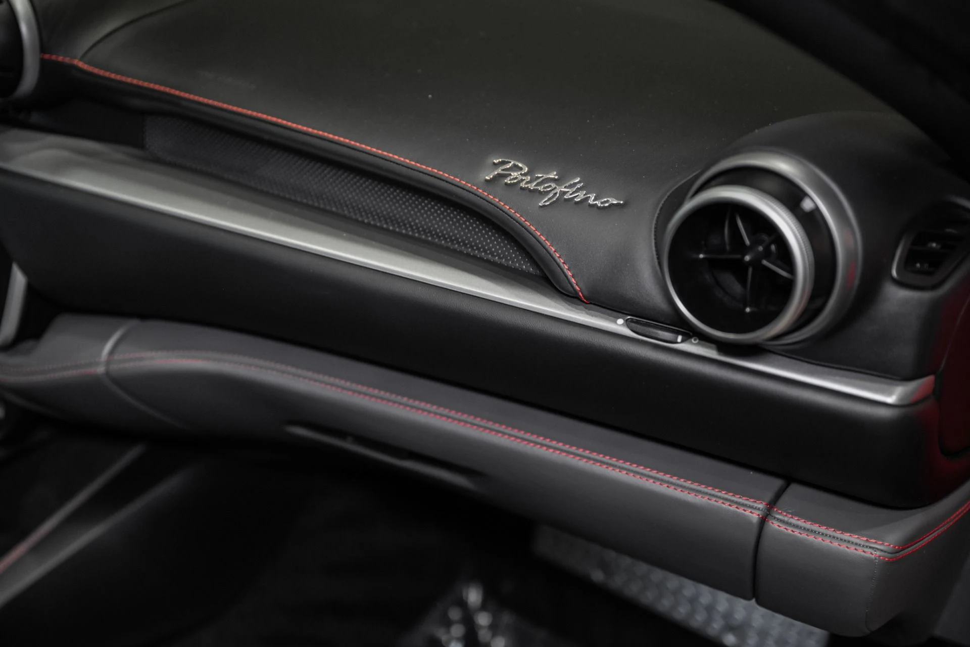 mph048_3569664667_Used_2019_Ferrari_Portofino_1780718714_3c3942b230