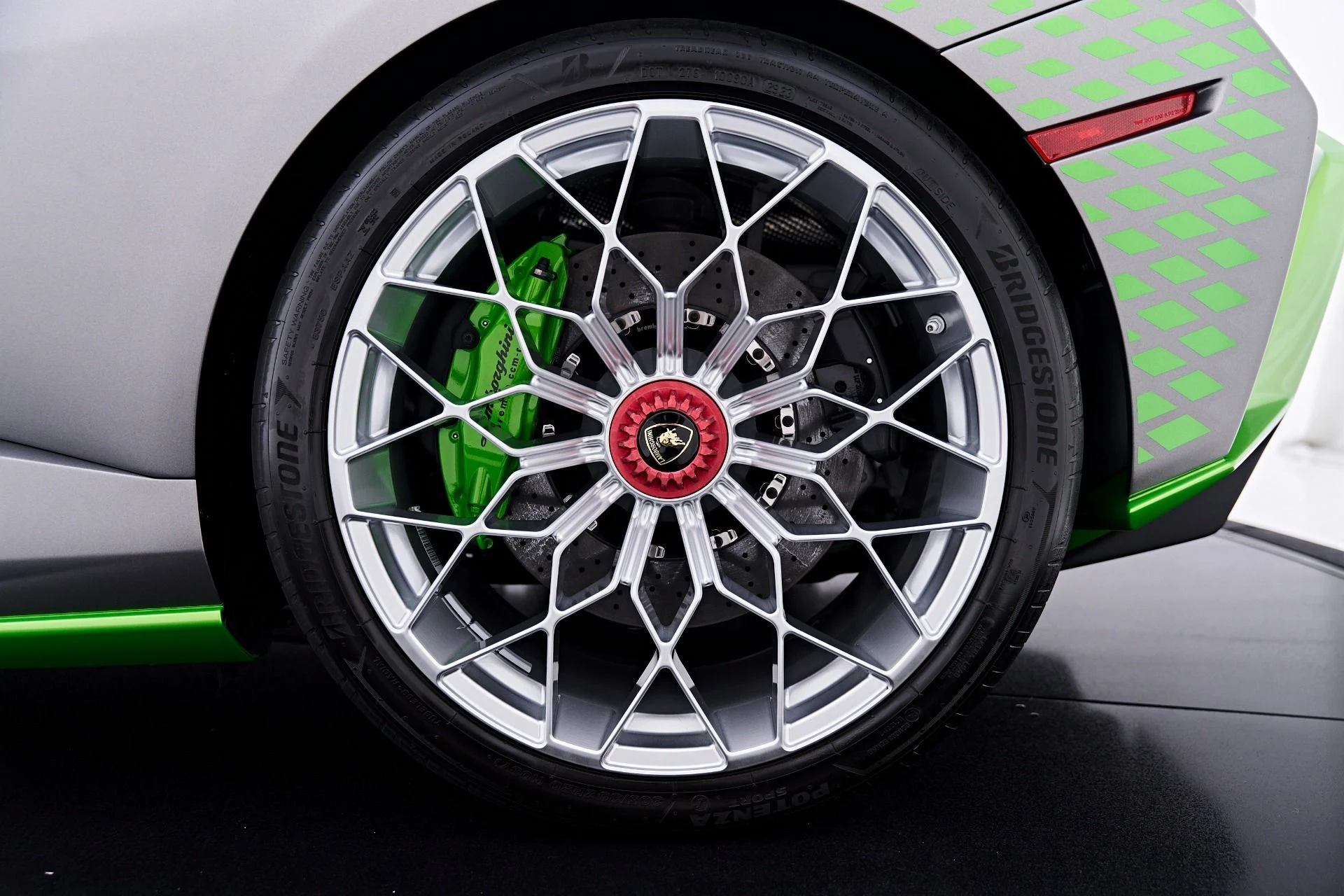 mph048_3571347458_Used_2023_Lamborghini_Huracan_STO_Base_1784576303_999dd7da40