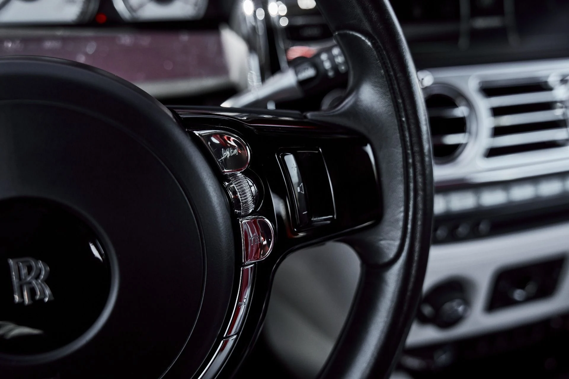 mph048_3573669280_Used_2020_Rolls_Royce_Wraith_Base_1775285241_00799fe83d