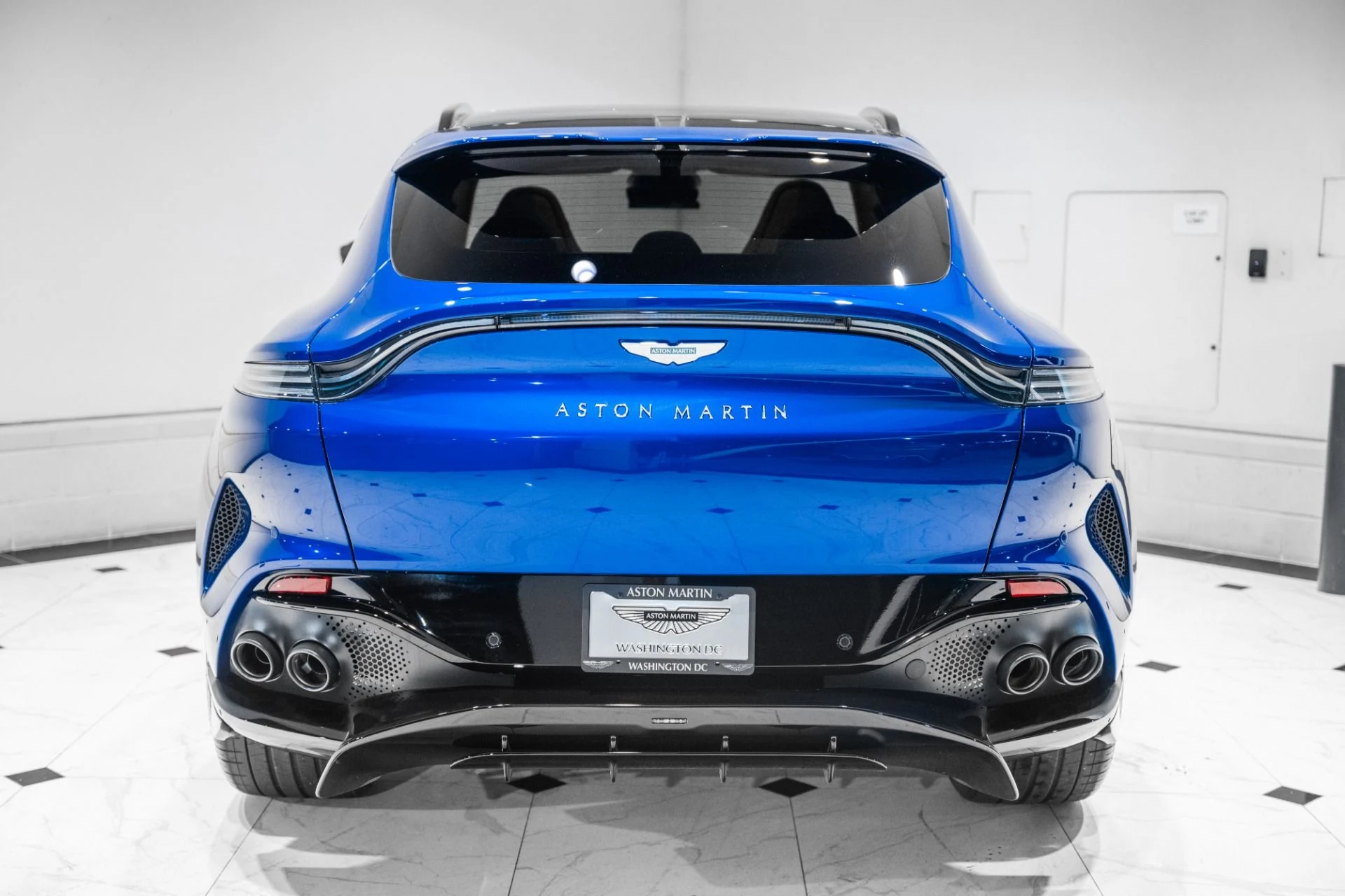 mph048_357516747_New_2026_Aston_Martin_DBX_707_1780939775_aca531a493