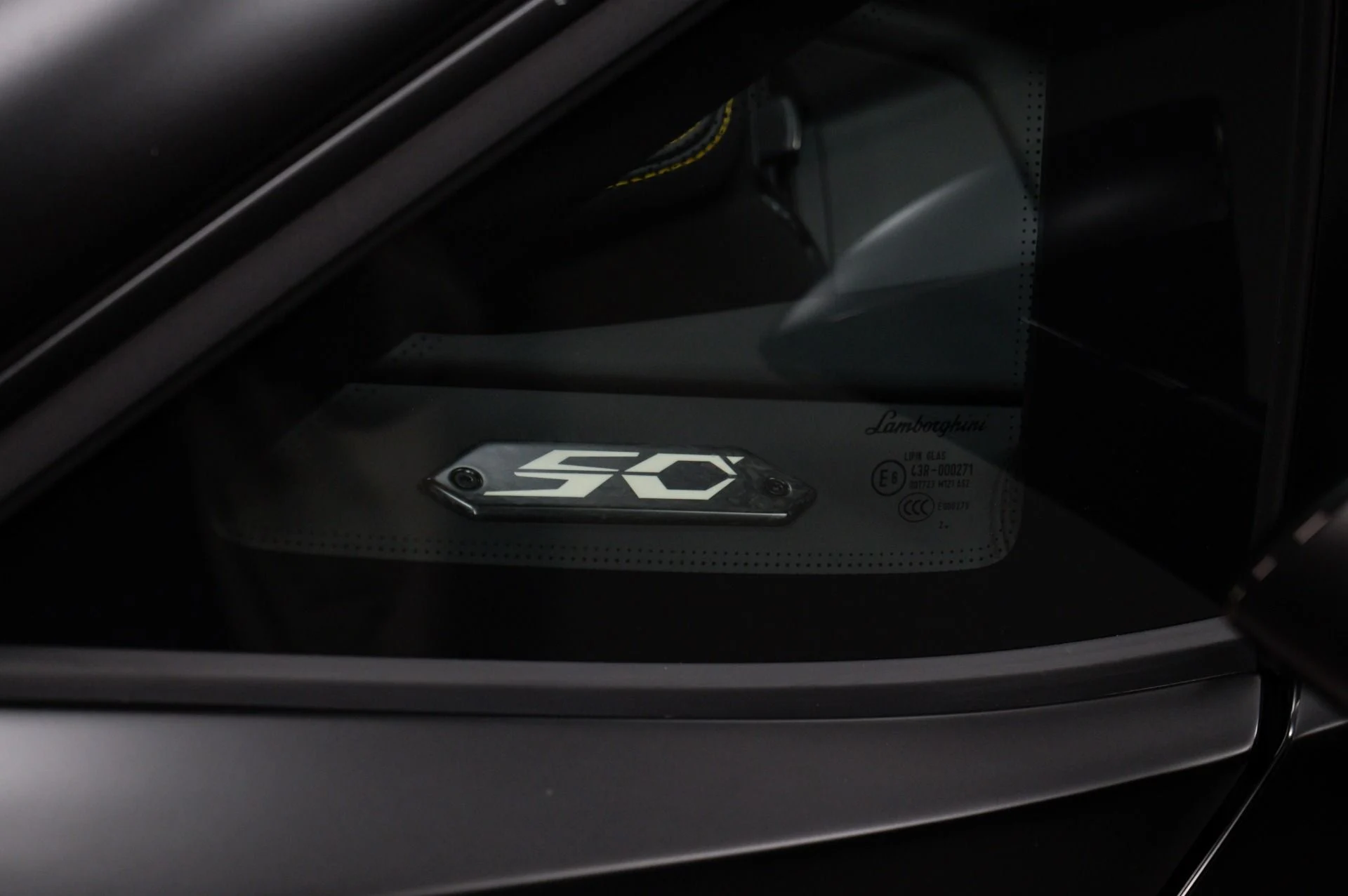 mph048_3595340217_Used_2014_Lamborghini_Aventador_1769104446_5624a0a3c6