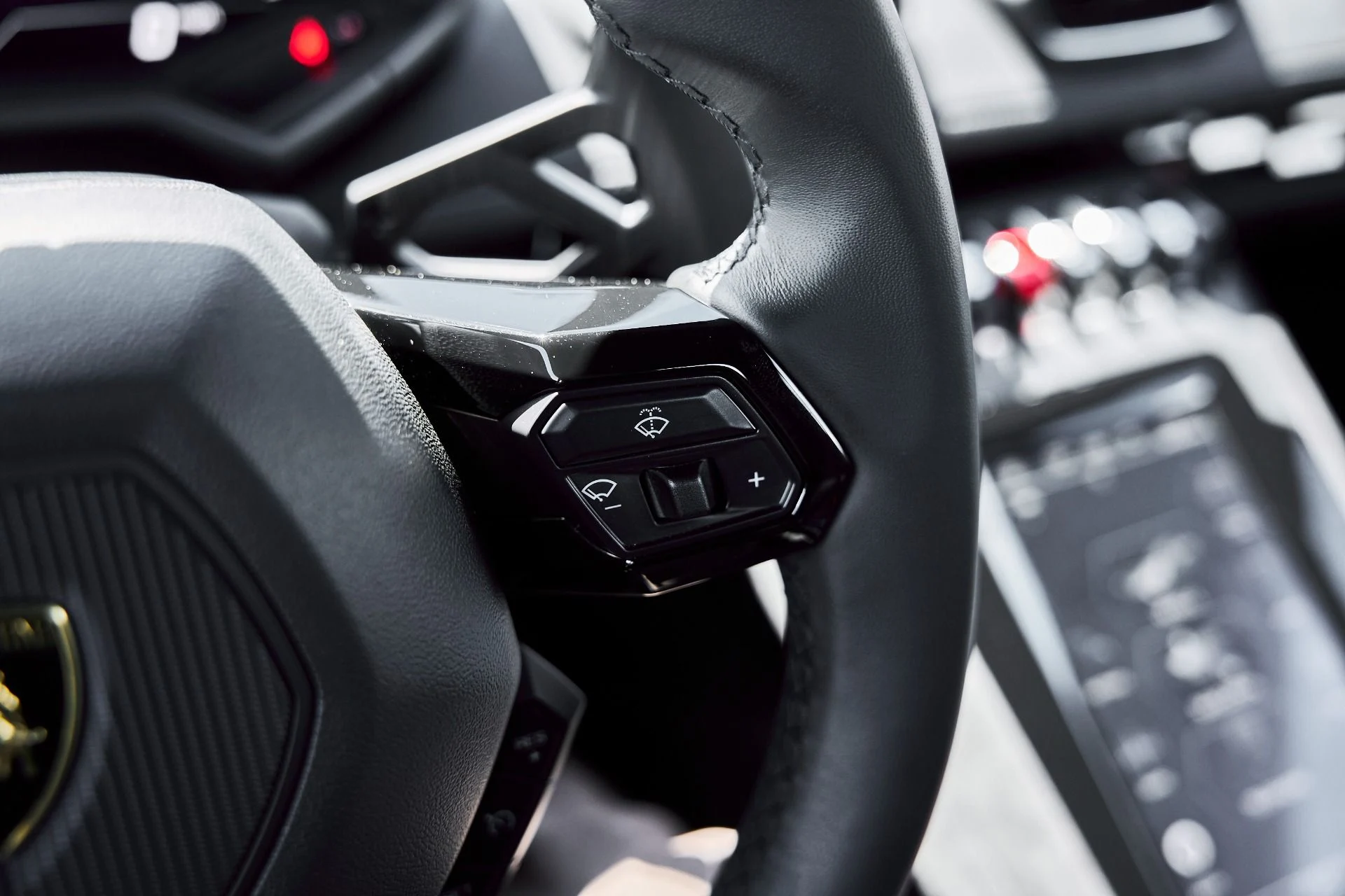 mph048_3615984717_Used_2023_Lamborghini_Huracan_Tecnica_1780102903_3c351dc179