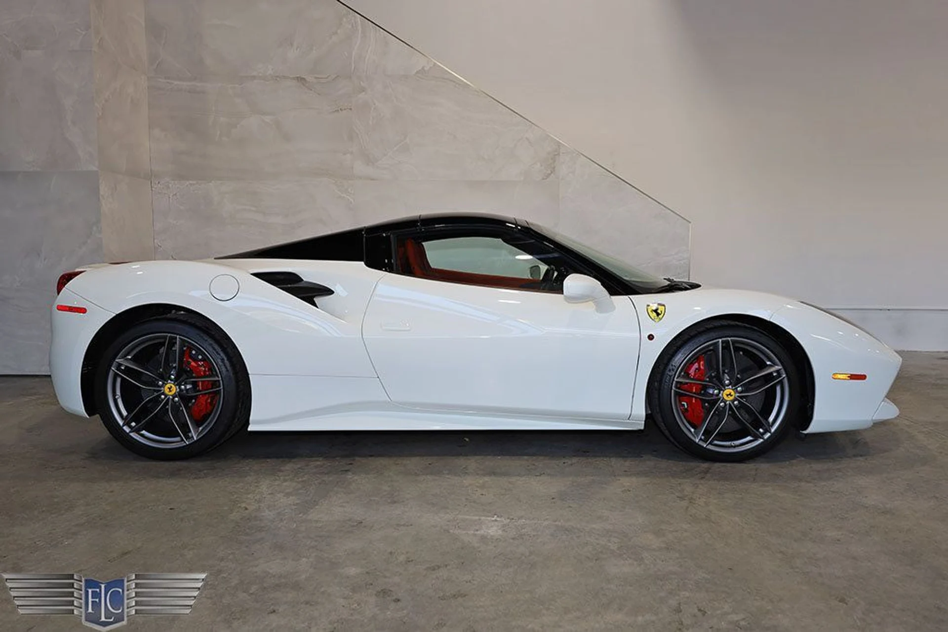 mph048_3637118318_used_2019_ferrari_488_spider_convertible_9689_22223327_49_1024_19fd467789
