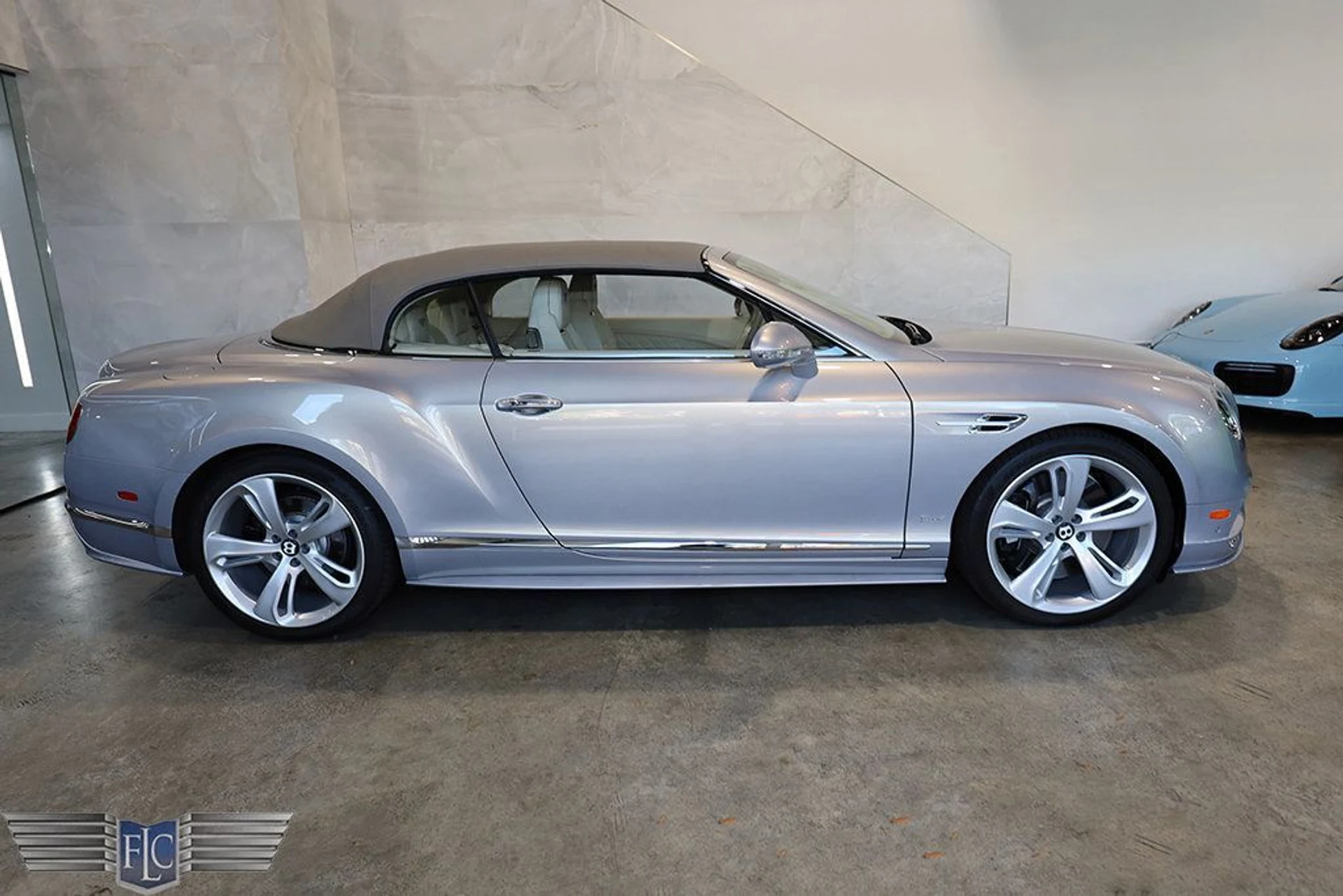mph048_365729292_used_2017_bentley_continental_gtspeedconvertible_9689_22985658_49_1024_3203bdd369