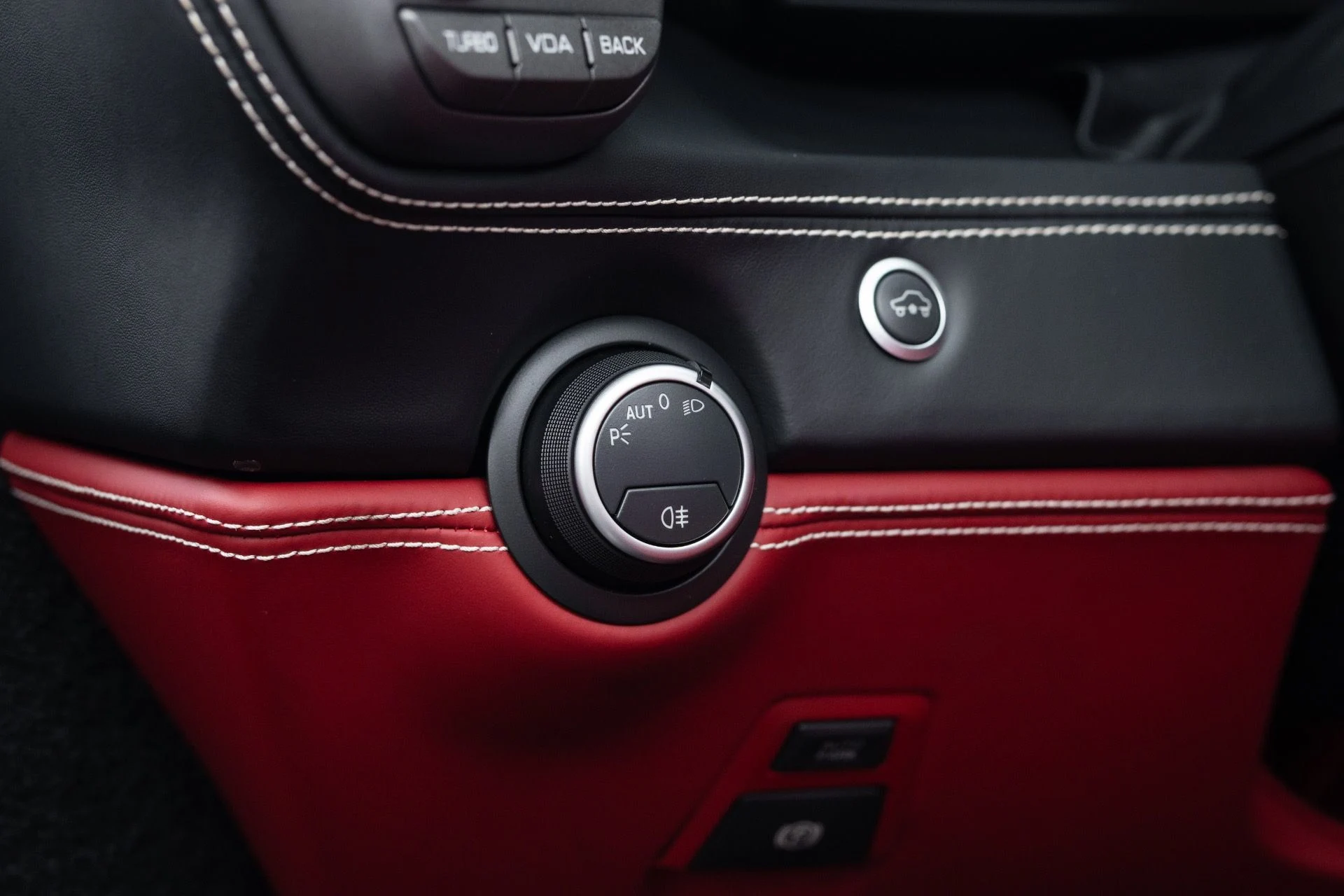 mph048_3697939622_Used_2019_Ferrari_488_Spider_1775191642_3ffe1a7dbc