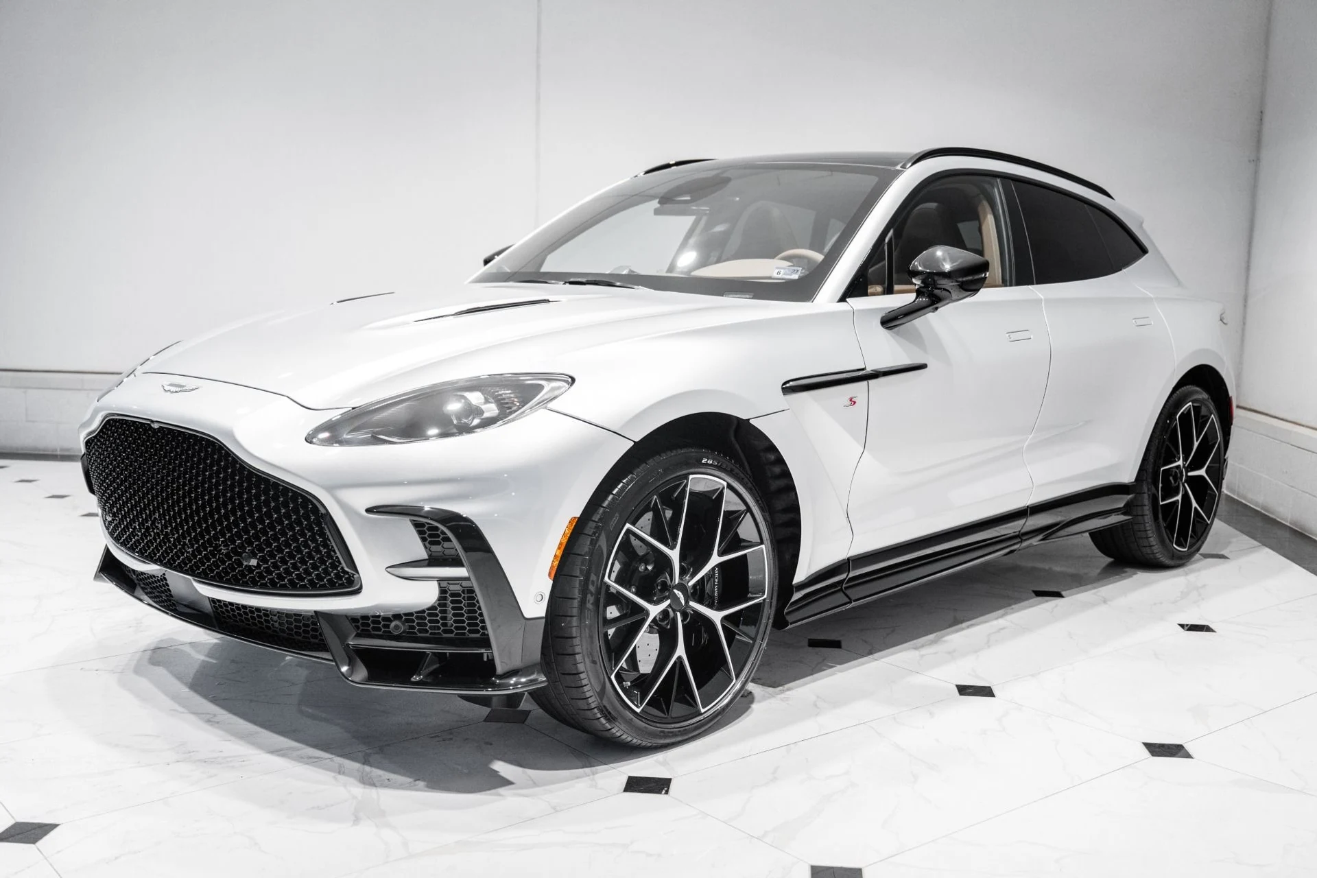 mph048_3715608331_New_2026_Aston_Martin_DBX_S_1780937216_6b9c943fc4