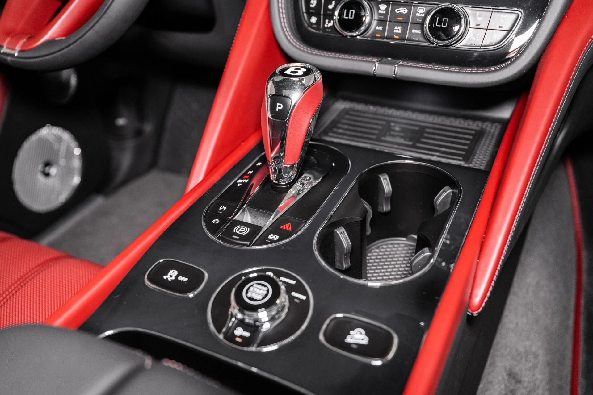 mph048_3722365212_New_2025_Bentley_BENTAYGA_EWB_AZURE_V8_Azure_V8_1749659689_09ec46f166