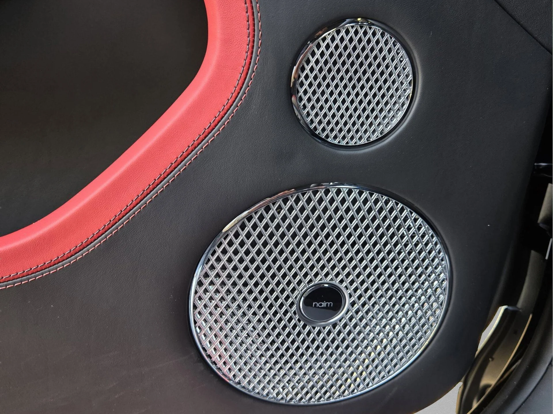 mph048_3725599632_55ae1a1628401e1f60b436834f448810x_d67b53698a