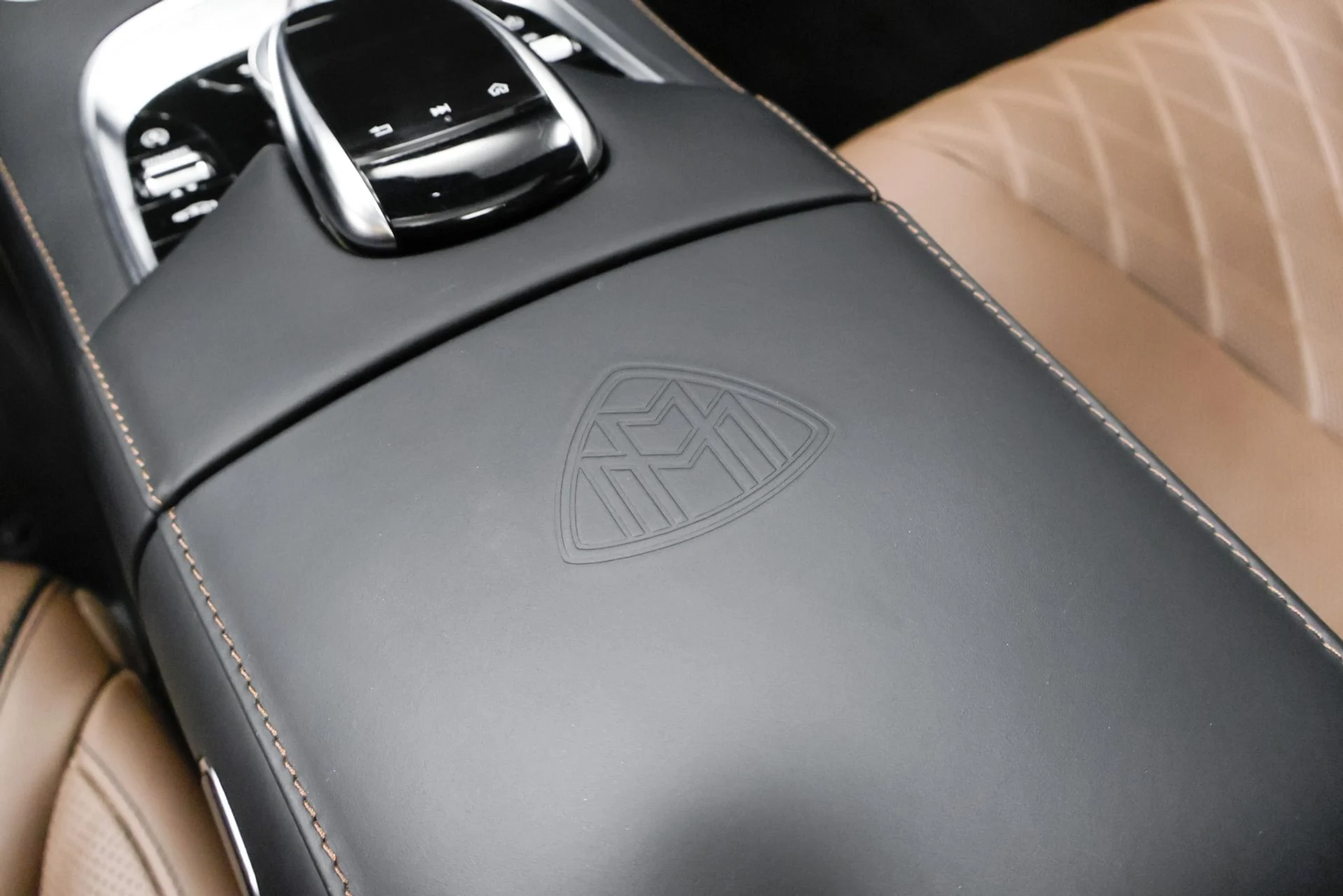 mph048_3727888173_Used_2019_Mercedes_Benz_S_Class_Maybach_S_560_4_MATIC_1761681414_301657bfcb