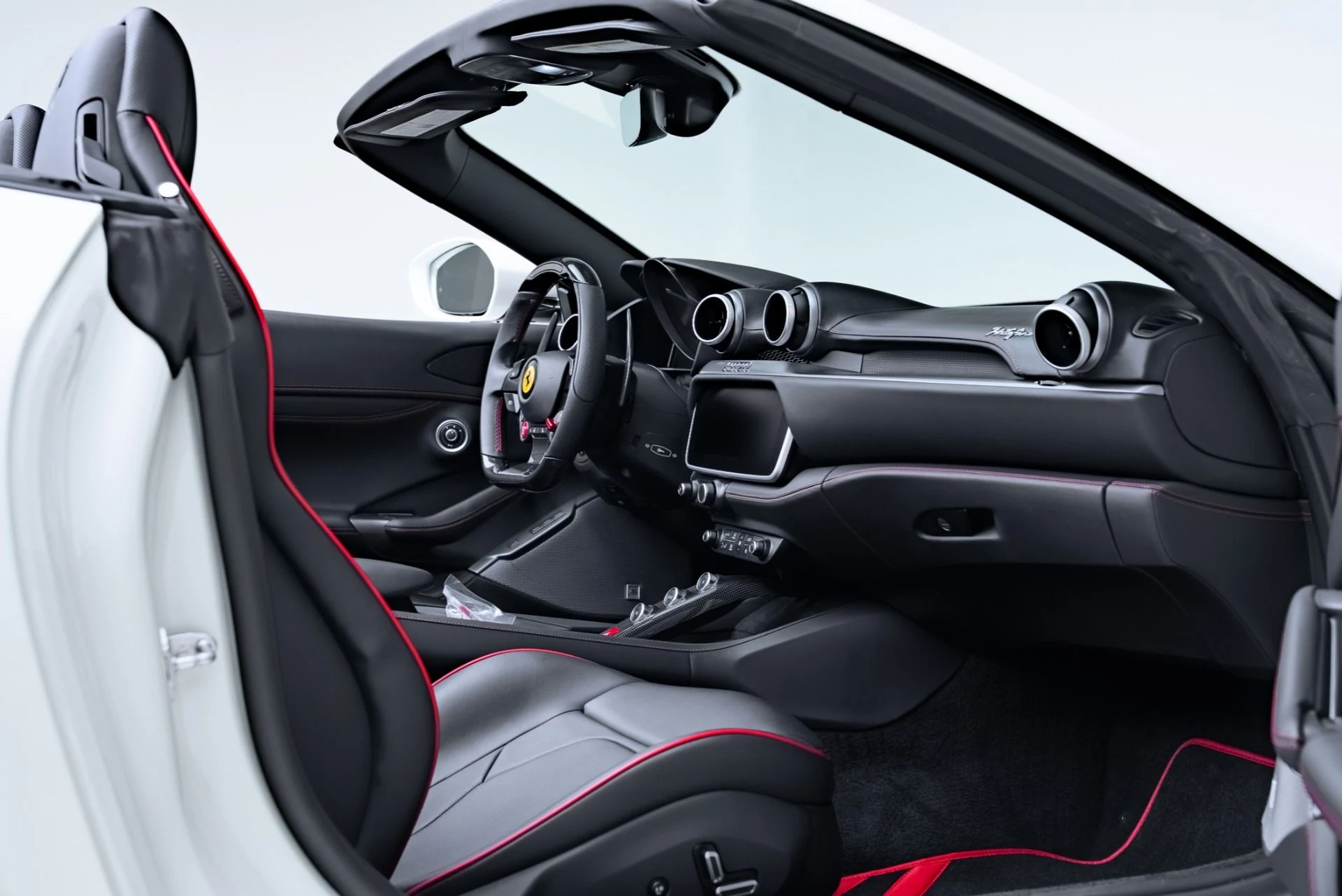 mph048_3736957629_Used_2022_Ferrari_Portofino_M_1773357506_447ae45030