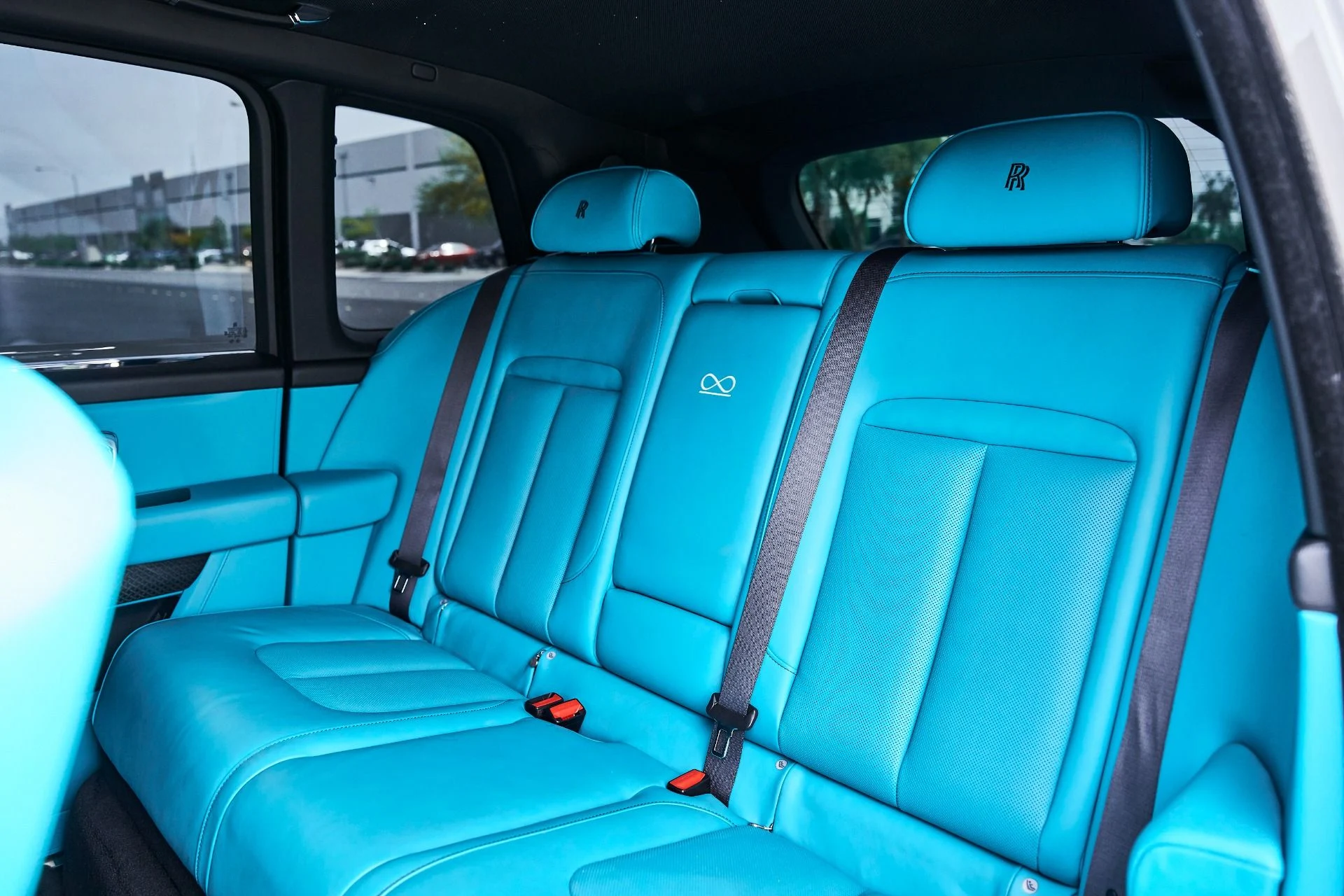 mph048_3739131259_Used_2025_Rolls_Royce_Cullinan_Black_Badge_1774912529_07d7e36371