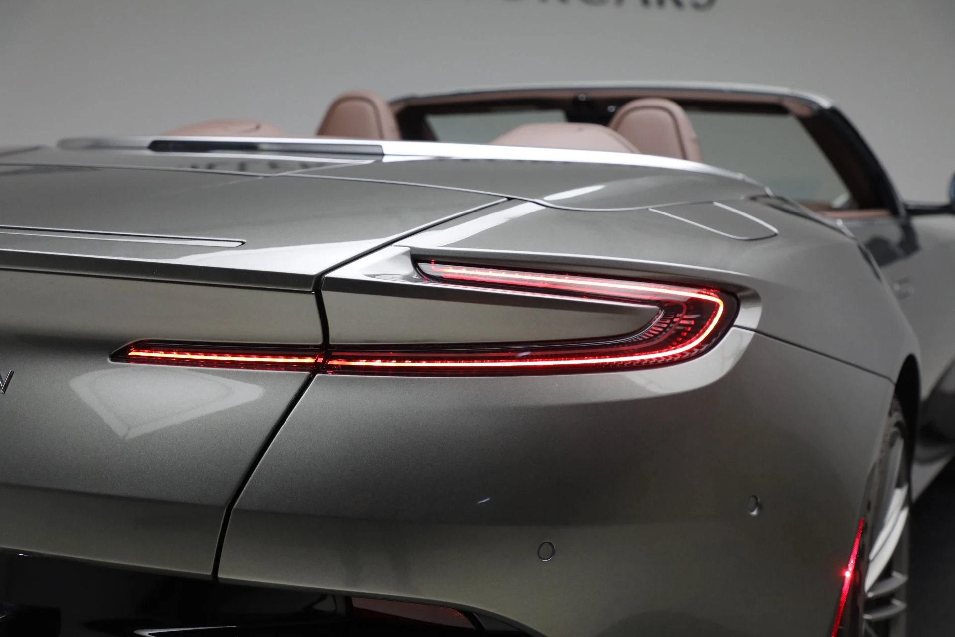 mph048_3741508571_New_2026_Aston_Martin_DB_12_Volante_d3ab27d801
