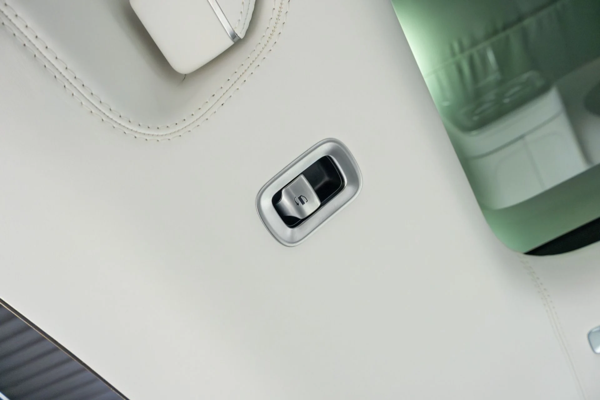 mph048_375074348_Used_2023_Mercedes_Benz_S_Class_Maybach_S_680_4_MATIC_1776091551_42f6d1787a