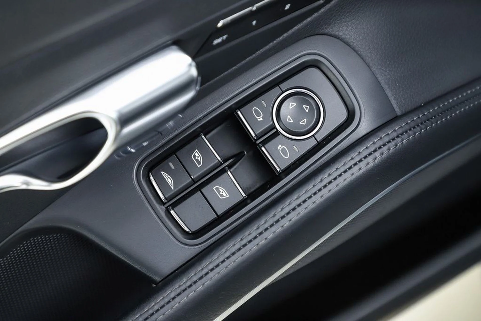 mph048_3761476692_9d201acc0e80aae147d4f19847682f7ex_5b05eec6be