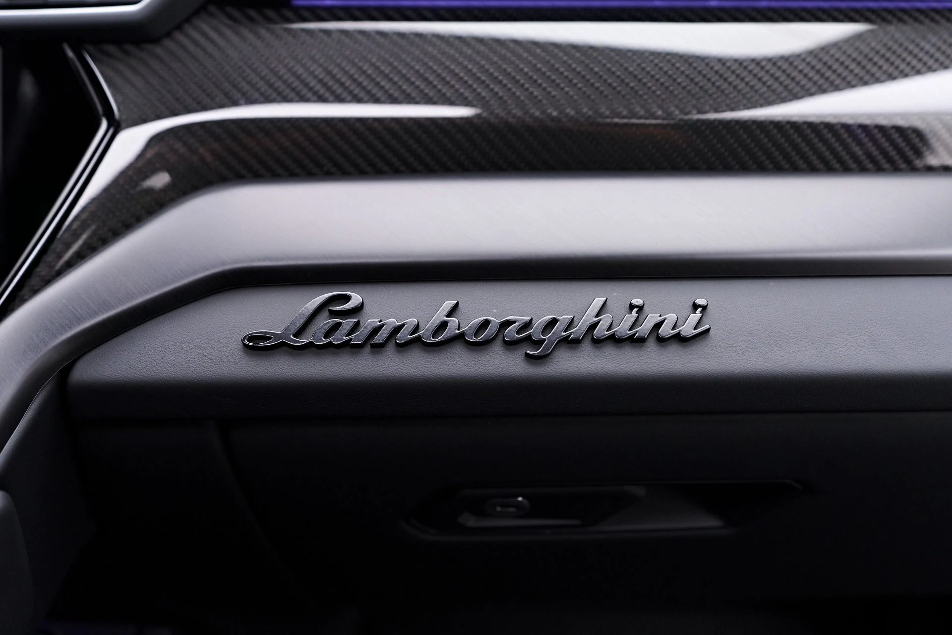 mph048_3765322703_Used_2024_Lamborghini_Urus_S_1753236168_21348fdea7