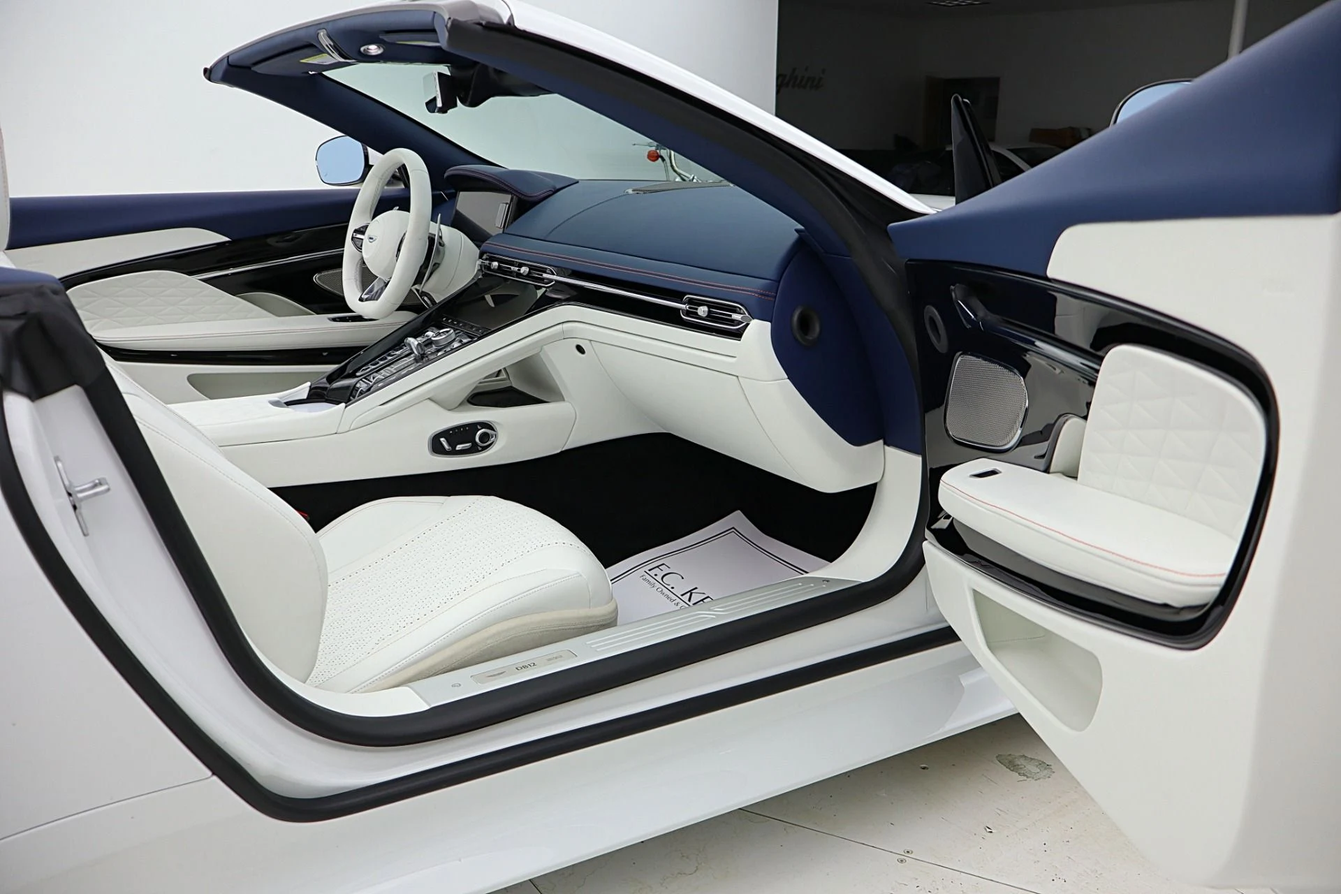 mph048_3779630868_New_2026_Aston_Martin_DB_12_Volante_818ee51150