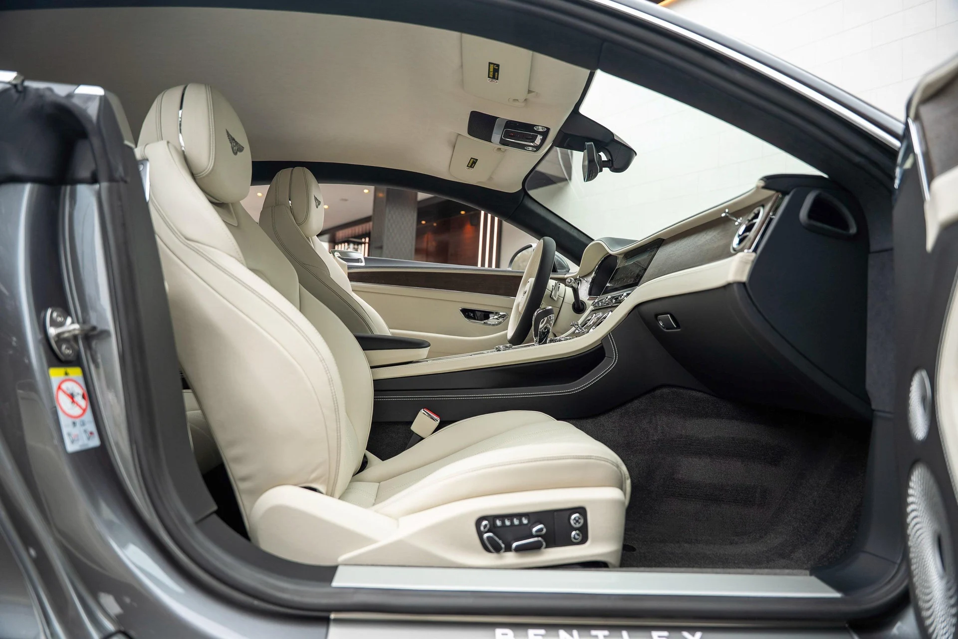 mph048_3789419889_477619928_6961e6a1d65fbc1ed22430f5_4e90a12612