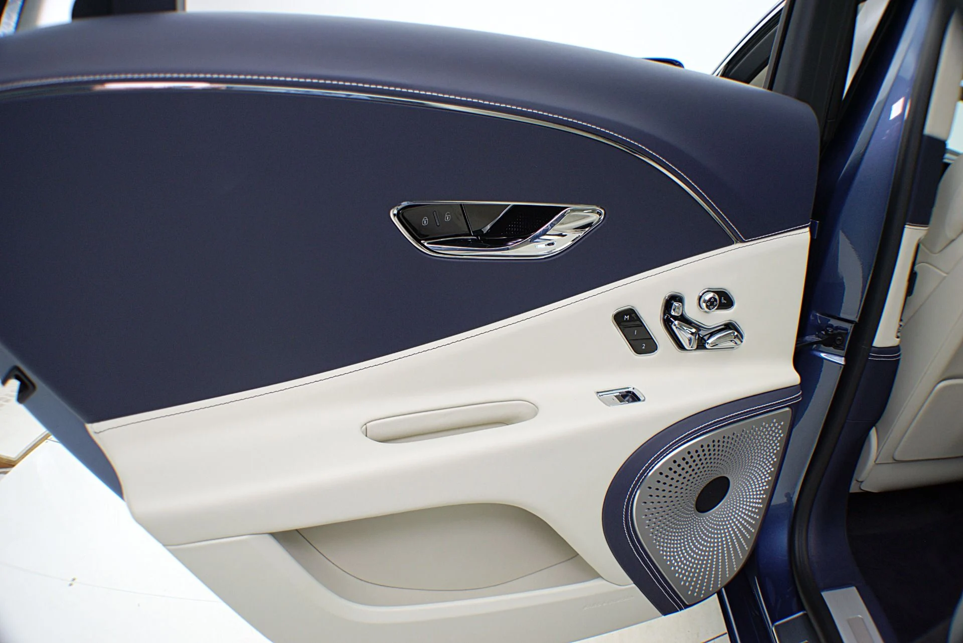 mph048_3812628251_Used_2022_Bentley_Flying_Spur_Hybrid_eb84d39c00