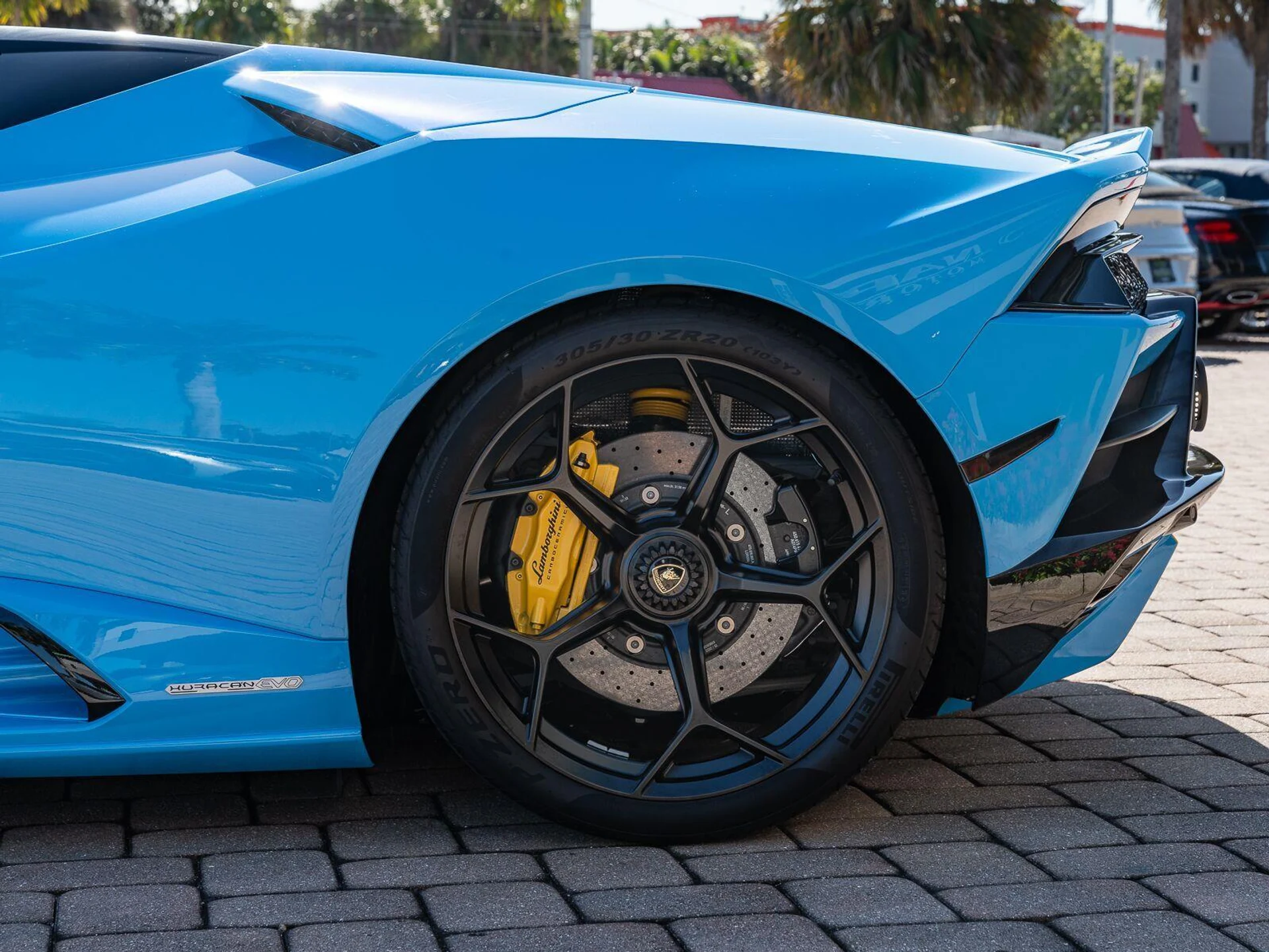 mph048_3836623419_Used_2022_Lamborghini_Huracan_EVO_Spyder_AWD_1792704197_7ec956e800