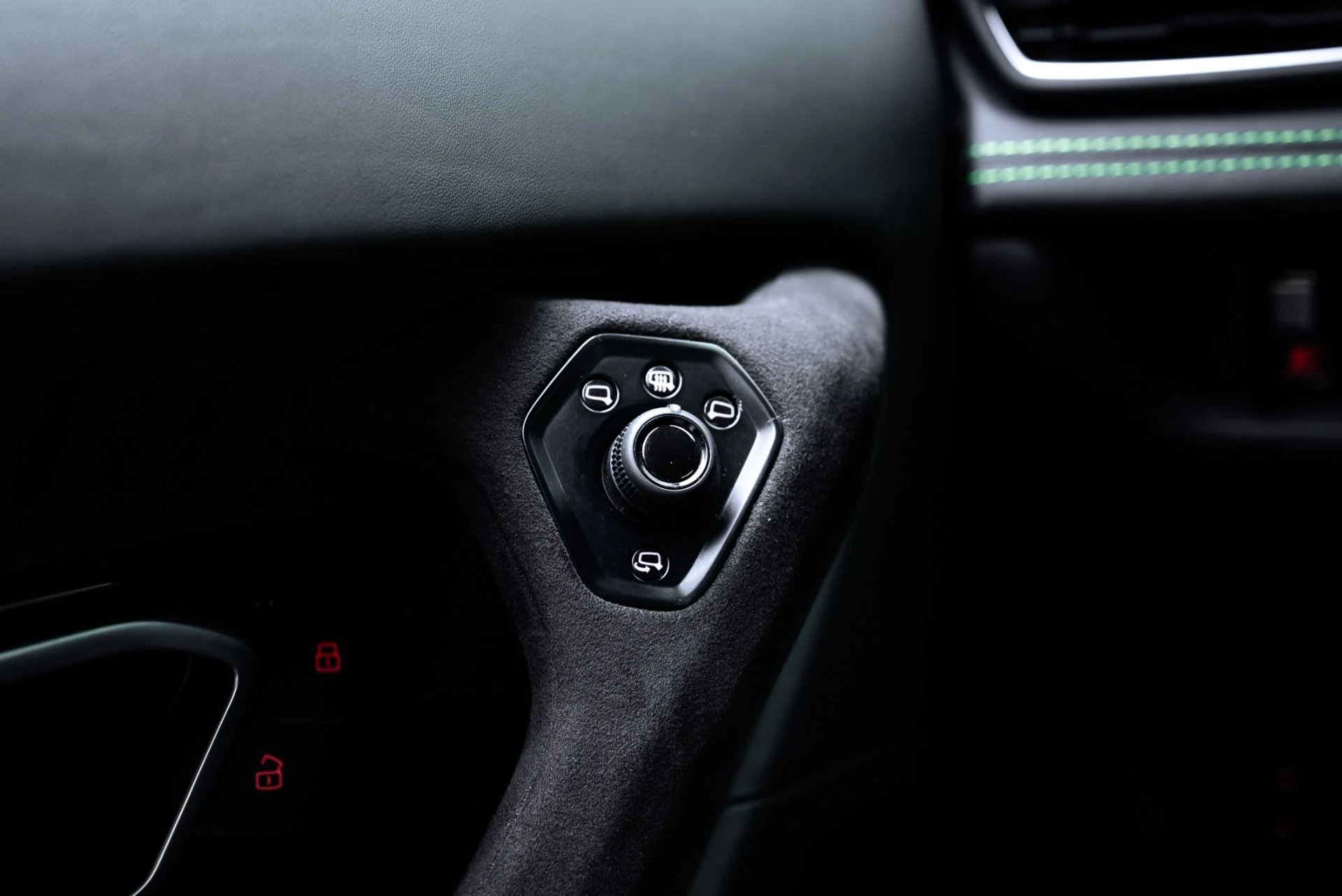 mph048_3843783325_Used_2023_Lamborghini_Huracan_Tecnica_1775770975_b5a222502b